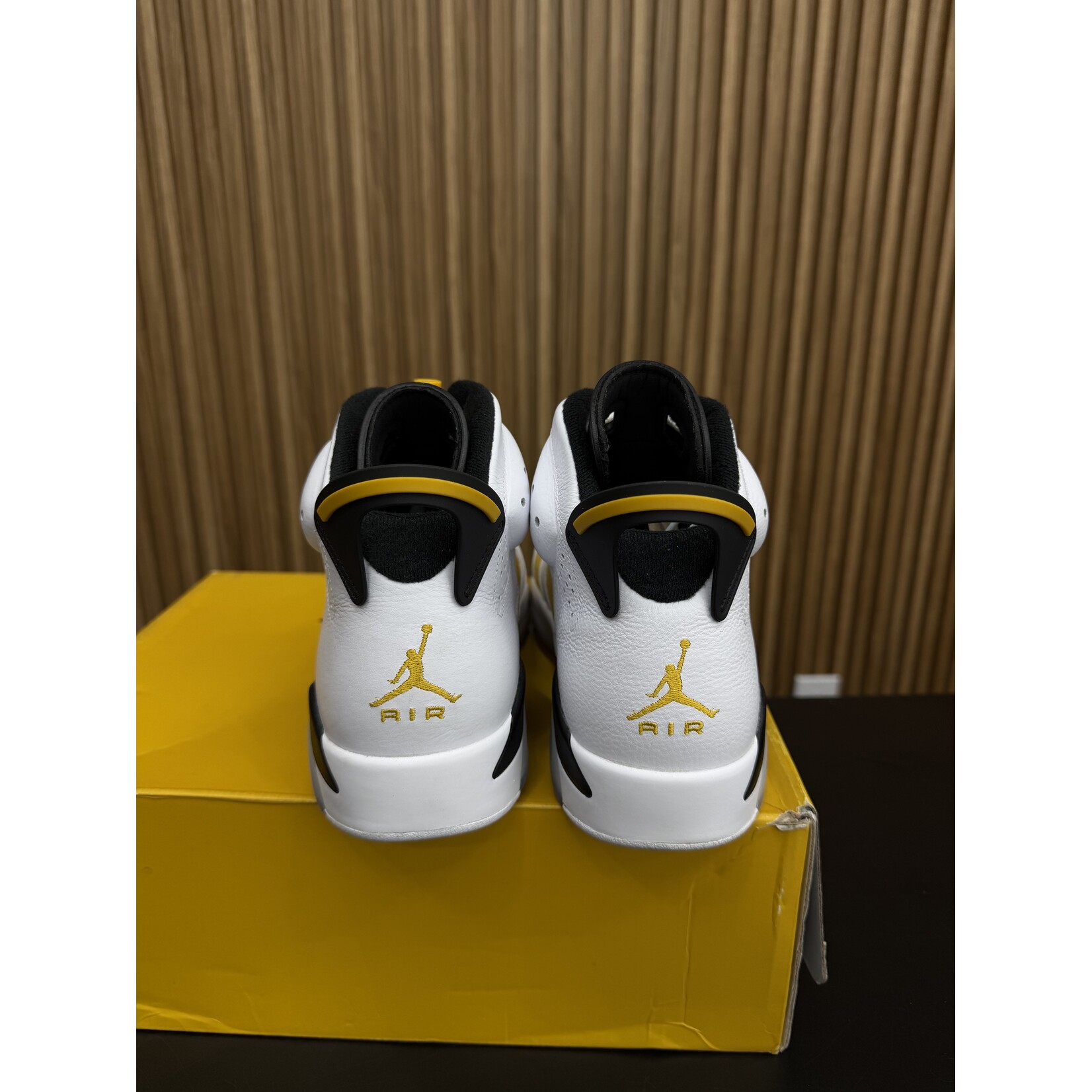 Jordan Jordan 6 Retro Yellow Ochre Size 10.5, PREOWNED