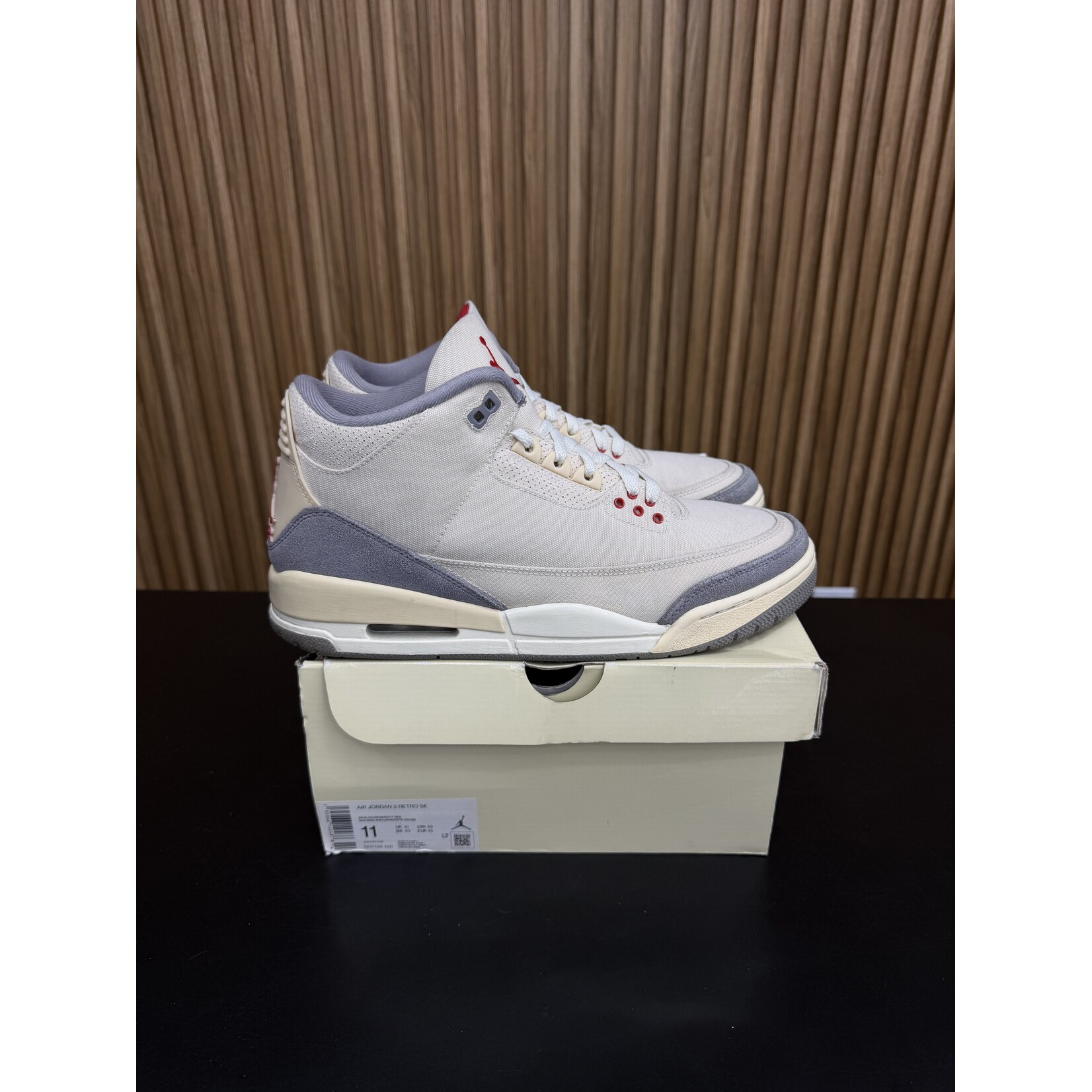 Jordan Jordan 3 Retro Muslin Size 11, PREOWNED*