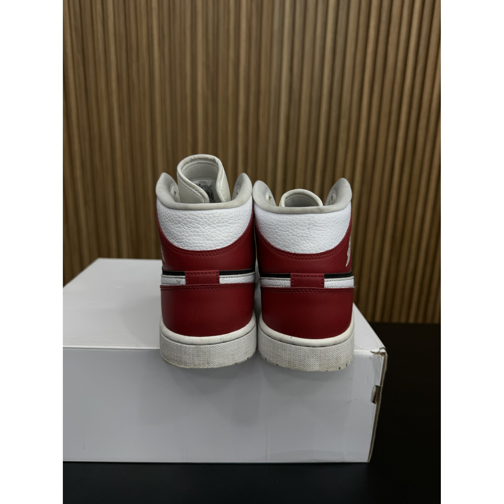 Jordan Jordan 1 Mid Gym Red Black (Women's) Size 12W, PREOWNED