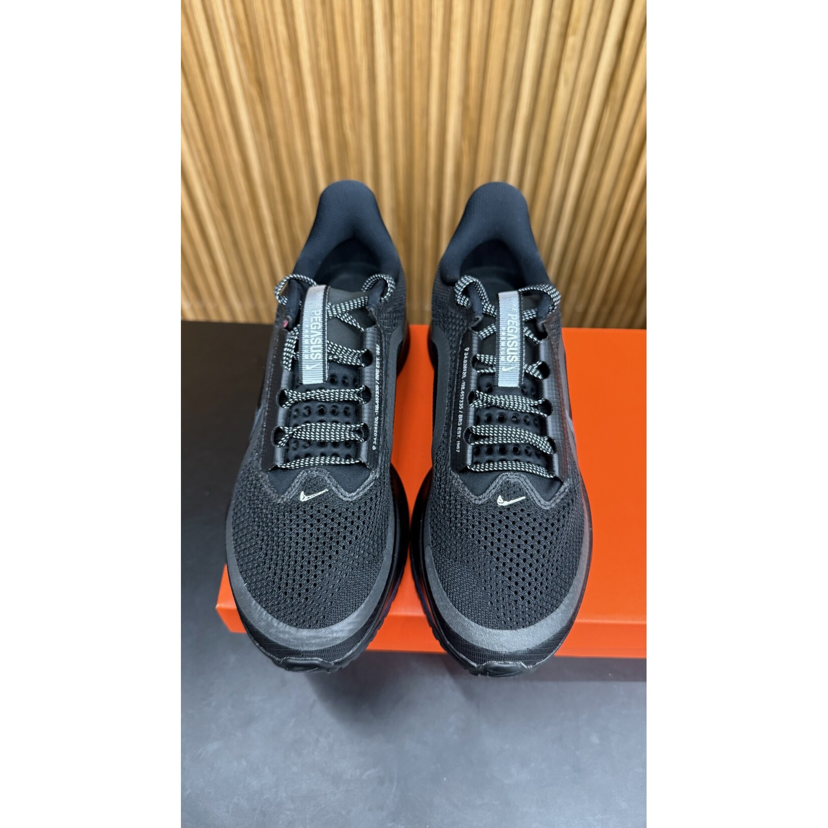 Nike Nike Air Zoom Pegasus Premium Black Metallic Silver Size 9.5, PREOWNED