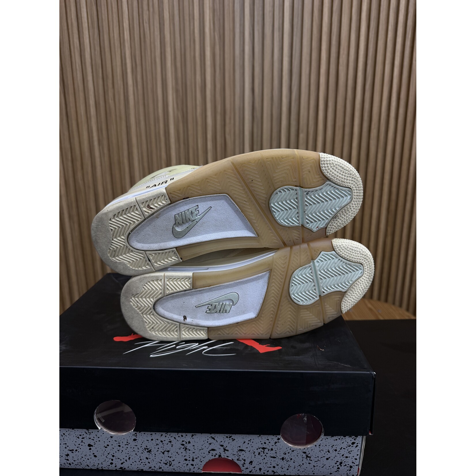 Jordan Jordan 4 Retro Off-White Sail (Women's) Size 11W, PREOWNED