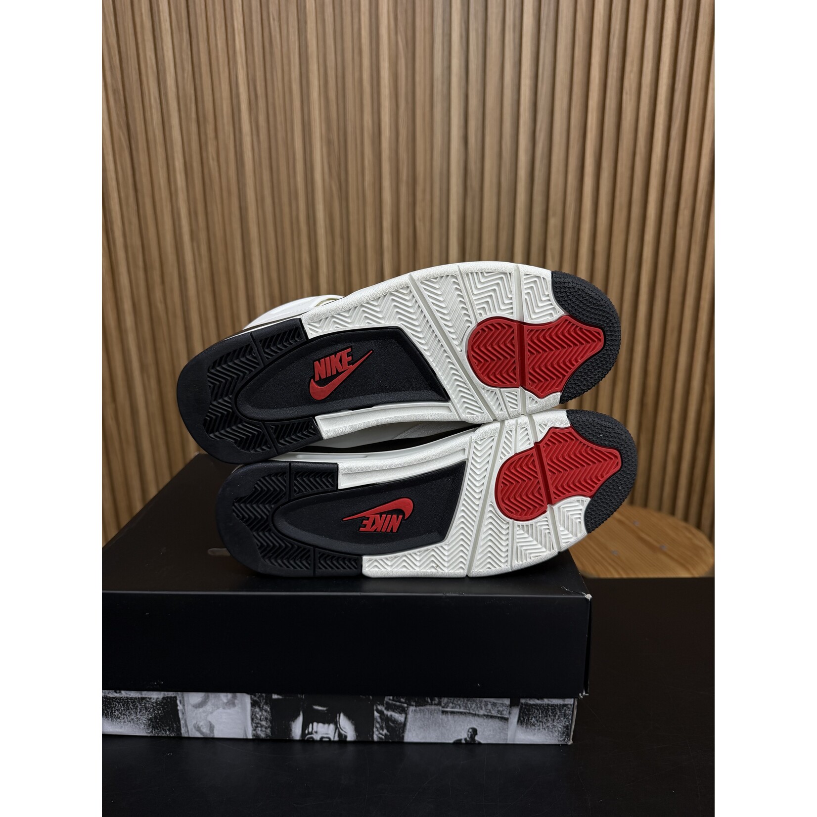 Jordan Jordan 4 Retro Flight Club Size 10.5, PREOWNED