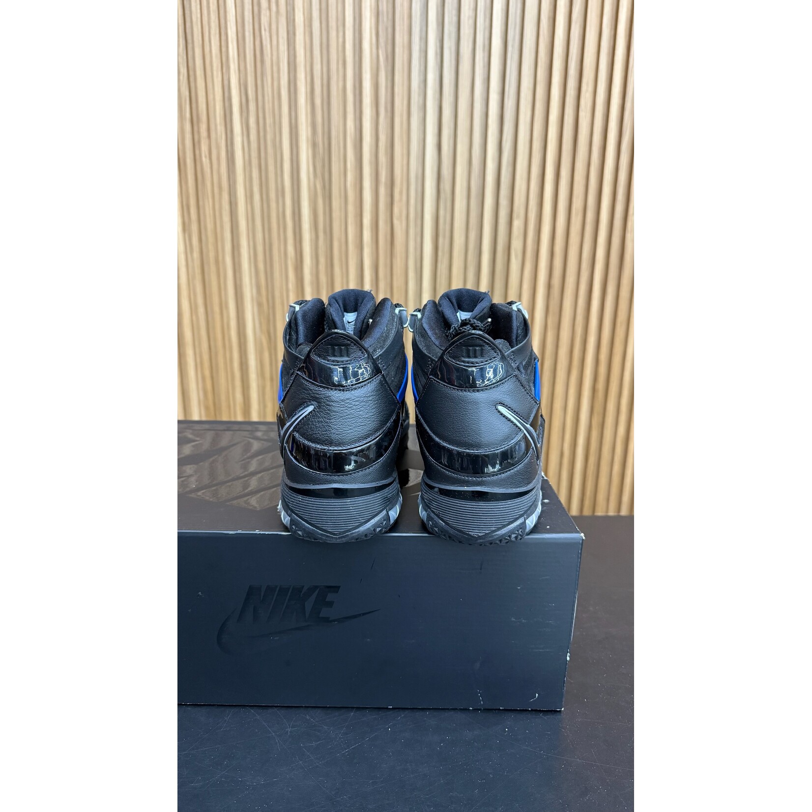 Nike Nike LeBron 3 The Shop Black University Red (2022) Size 9.5, PREOWNED
