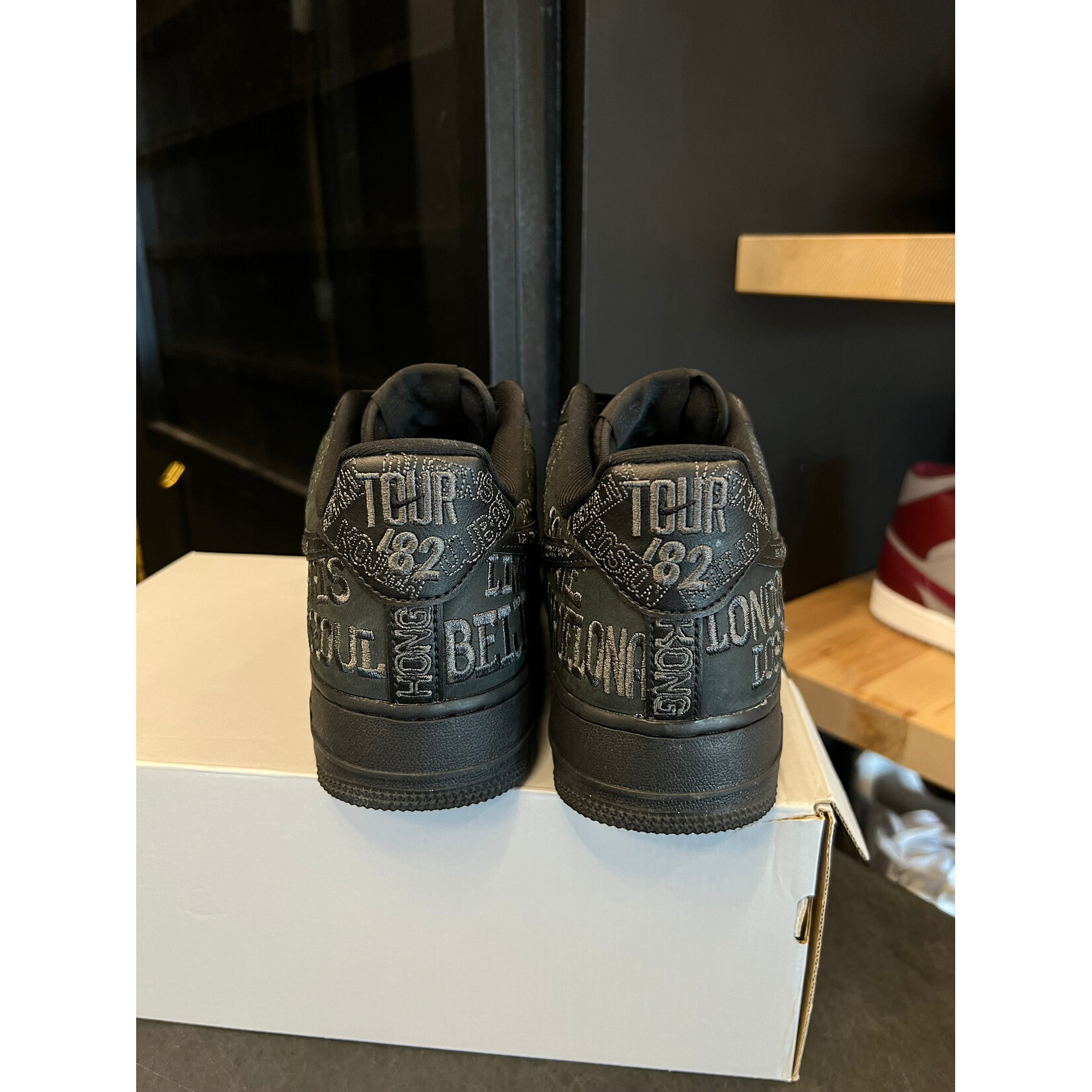 Nike Nike Air Force 1 Low World Tour Black Size 9.5, PREOWNED