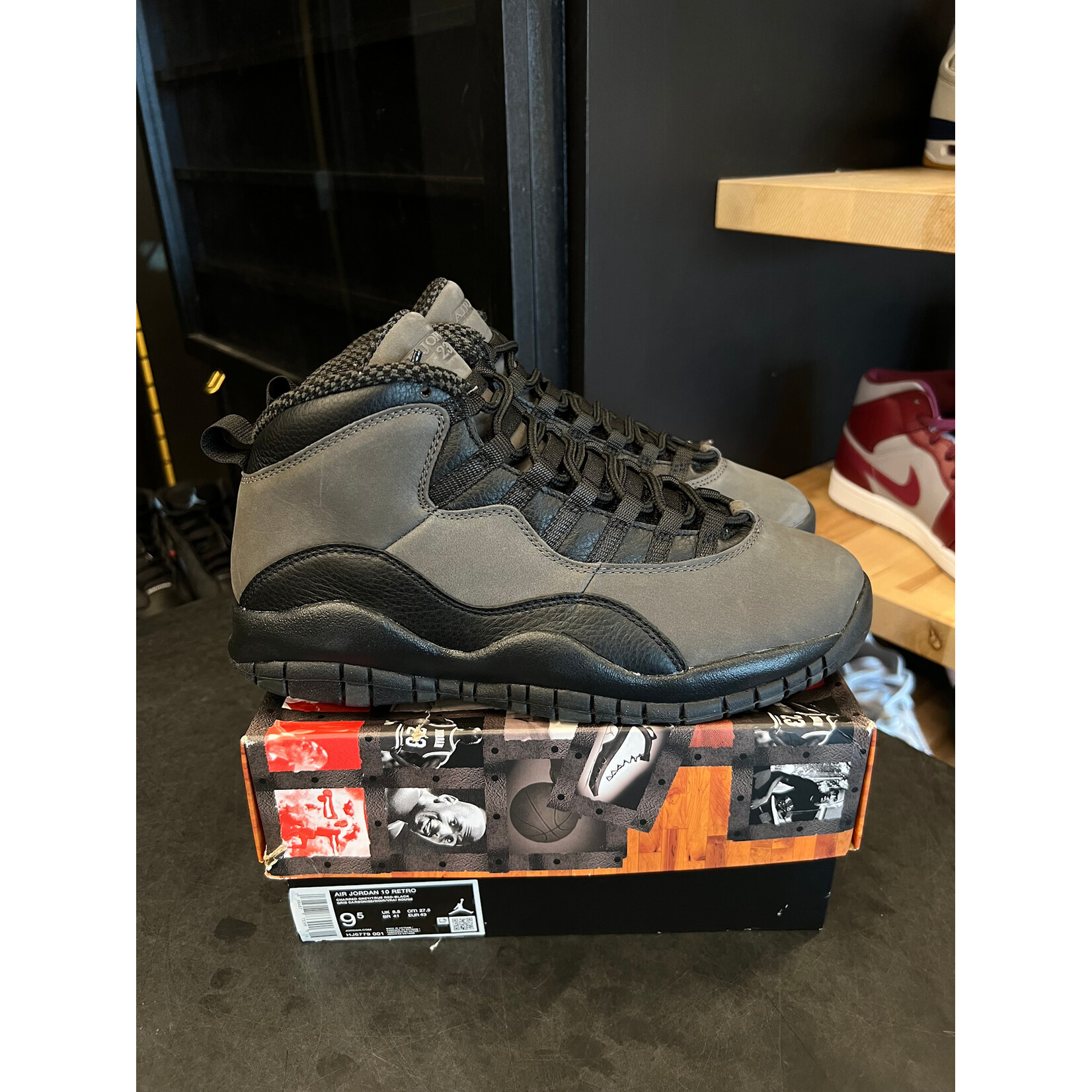 Jordan Jordan 10 Retro Shadow (2025) Size 9.5, PREOWNED*