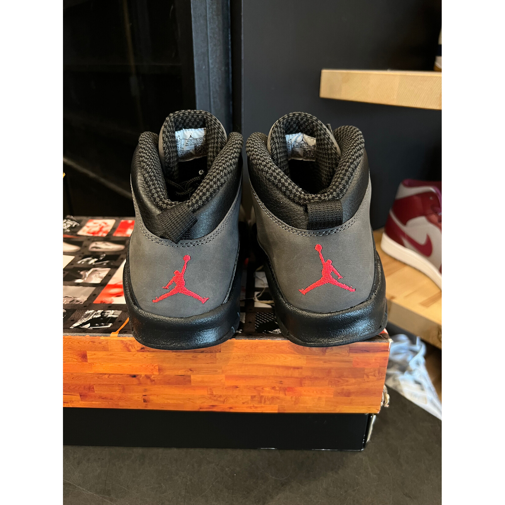 Jordan Jordan 10 Retro Shadow (2025) Size 9.5, PREOWNED*