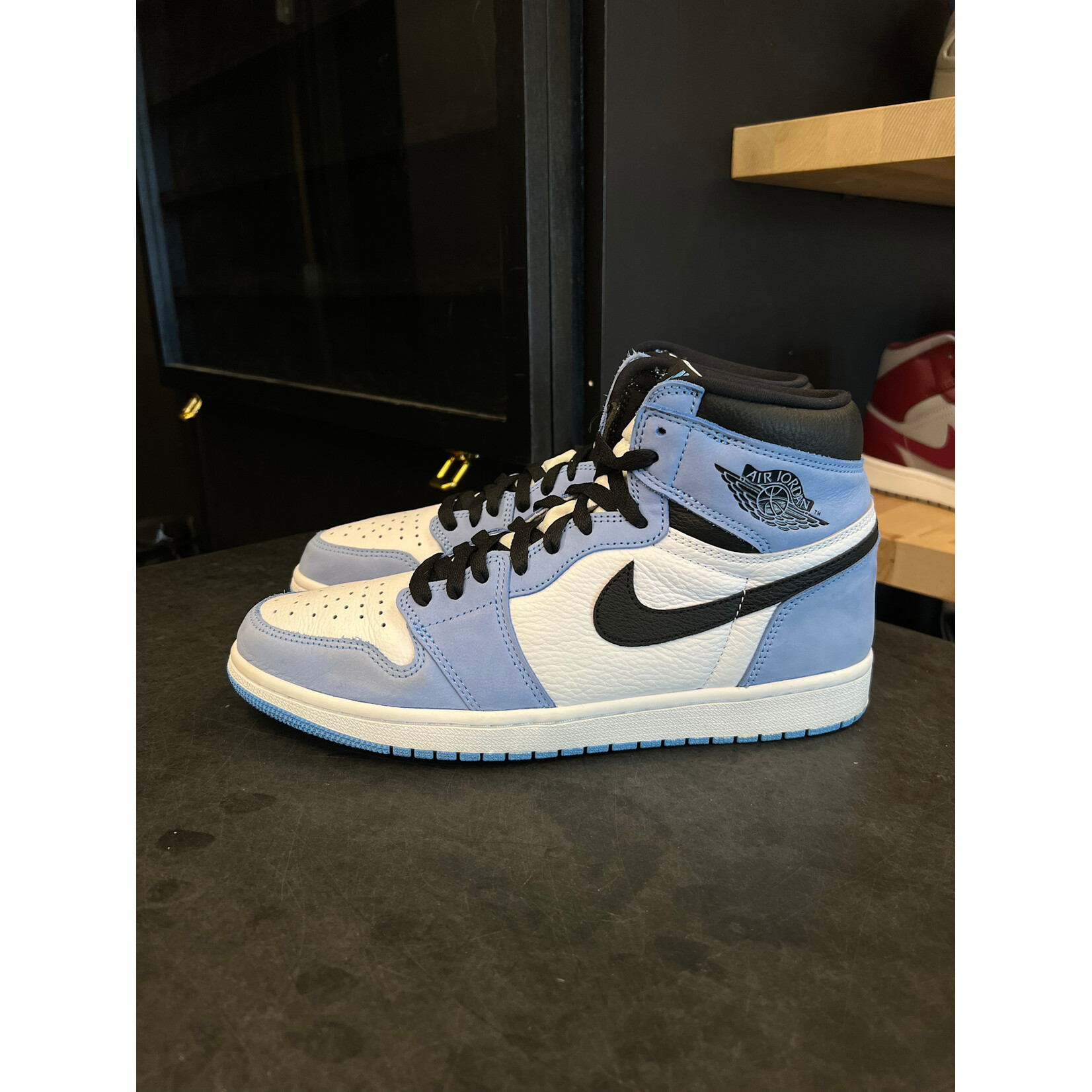 Jordan Jordan 1 Retro High OG University Blue Size 10.5, PREOWNED*