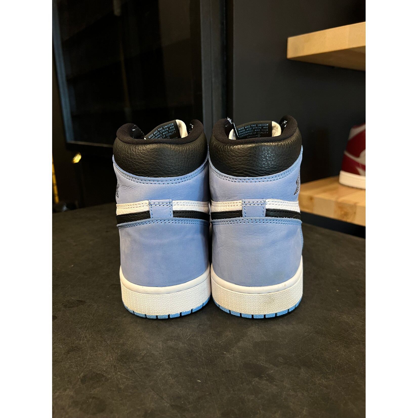 Jordan Jordan 1 Retro High OG University Blue Size 10.5, PREOWNED*