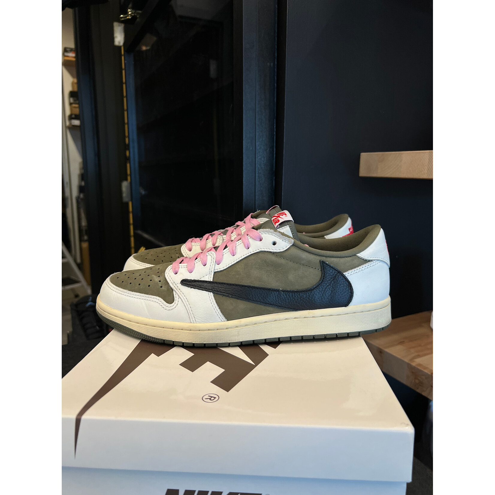 Jordan Jordan 1 Retro Low OG SP Travis Scott Medium Olive Size 10.5, PREOWNED*