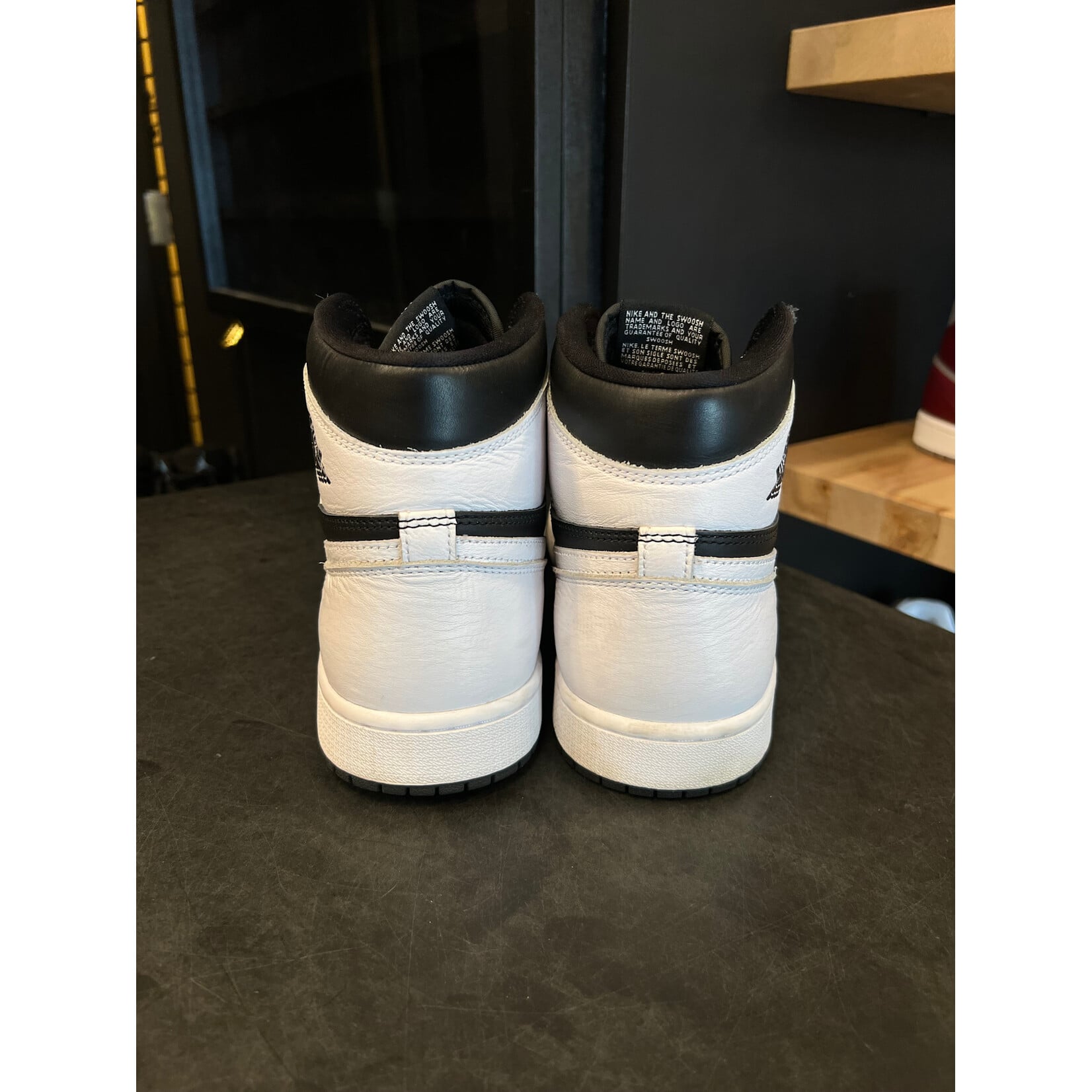 Jordan Jordan 1 Retro High OG Black White Size 10.5, PREOWNED