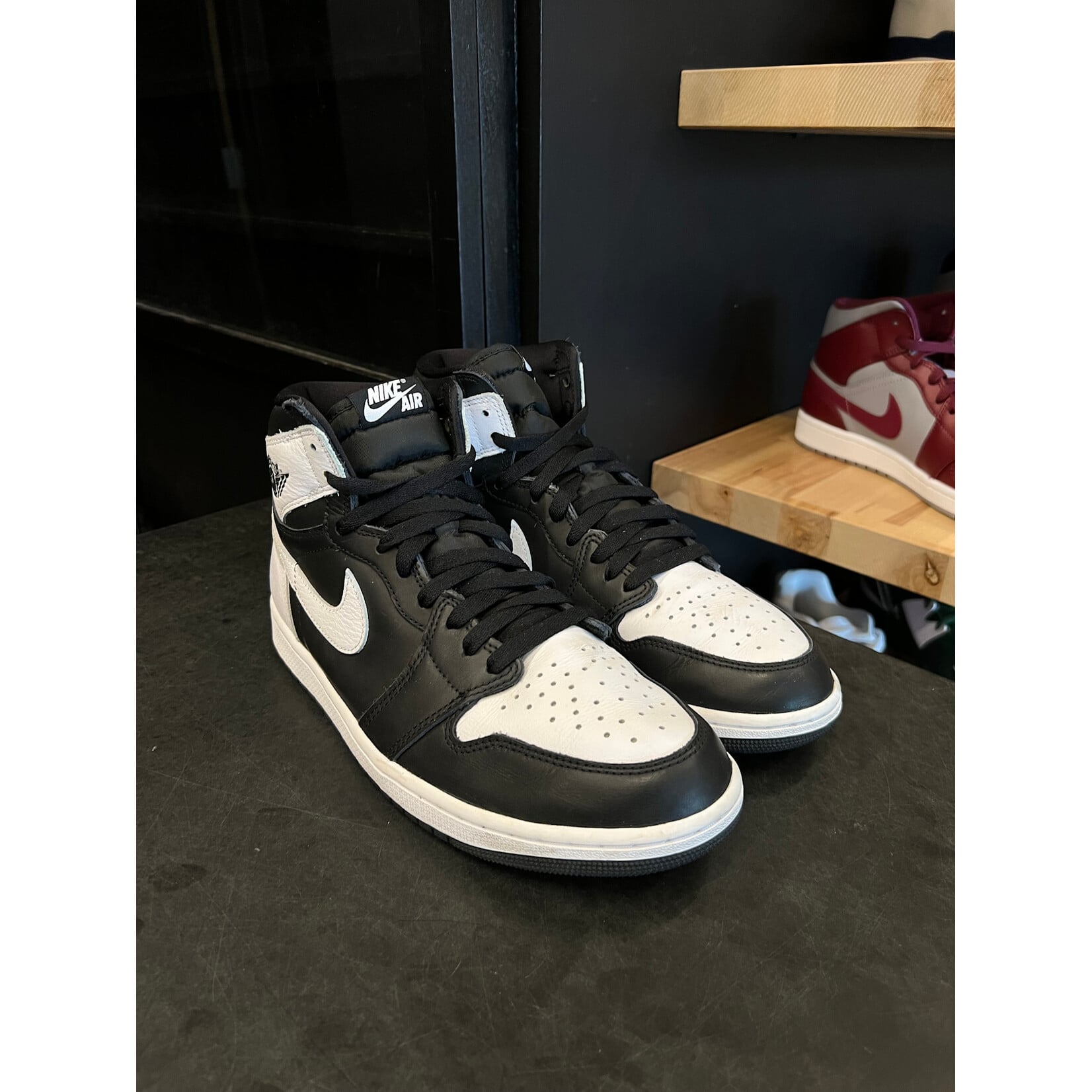 Jordan Jordan 1 Retro High OG Black White Size 10.5, PREOWNED
