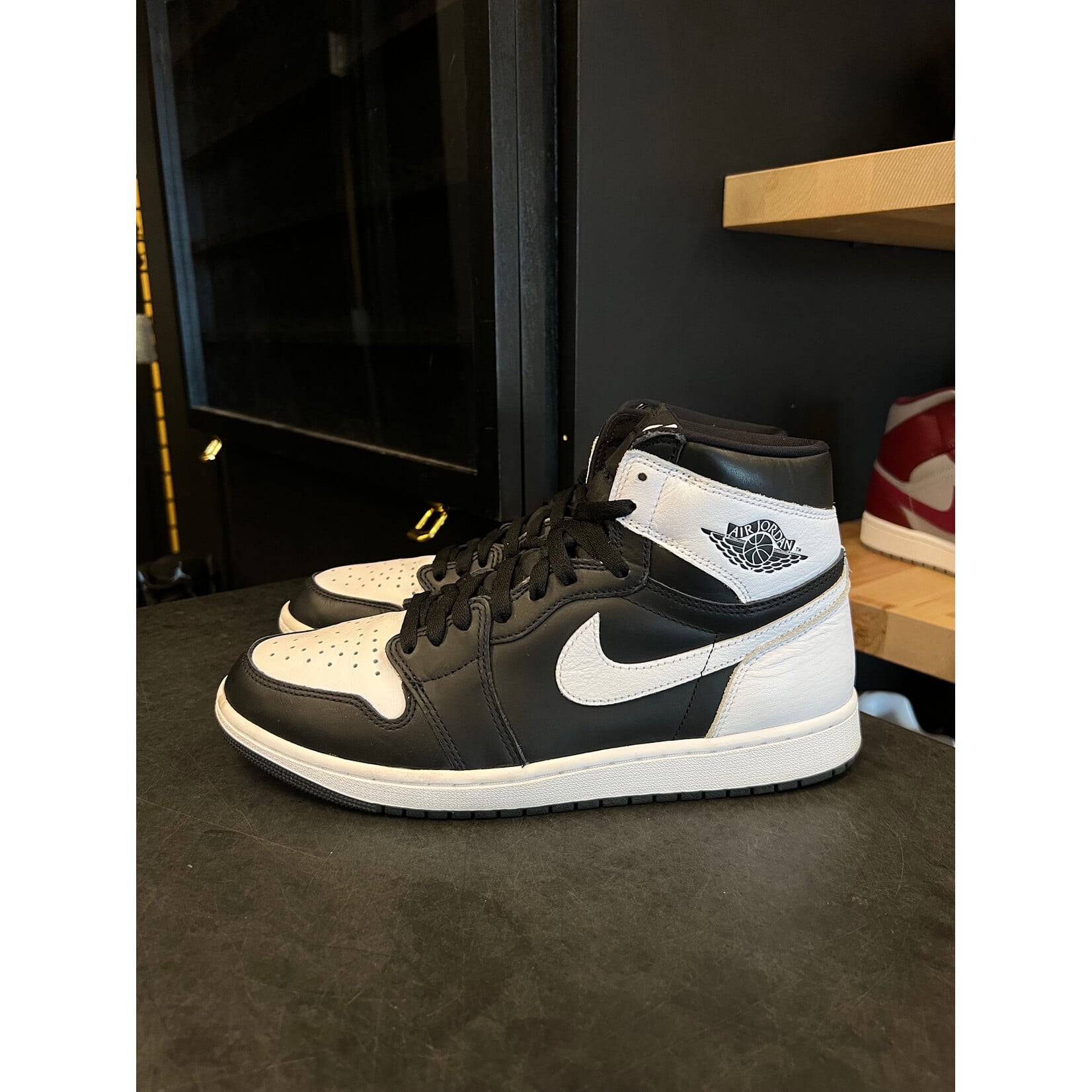 Jordan Jordan 1 Retro High OG Black White Size 10.5, PREOWNED
