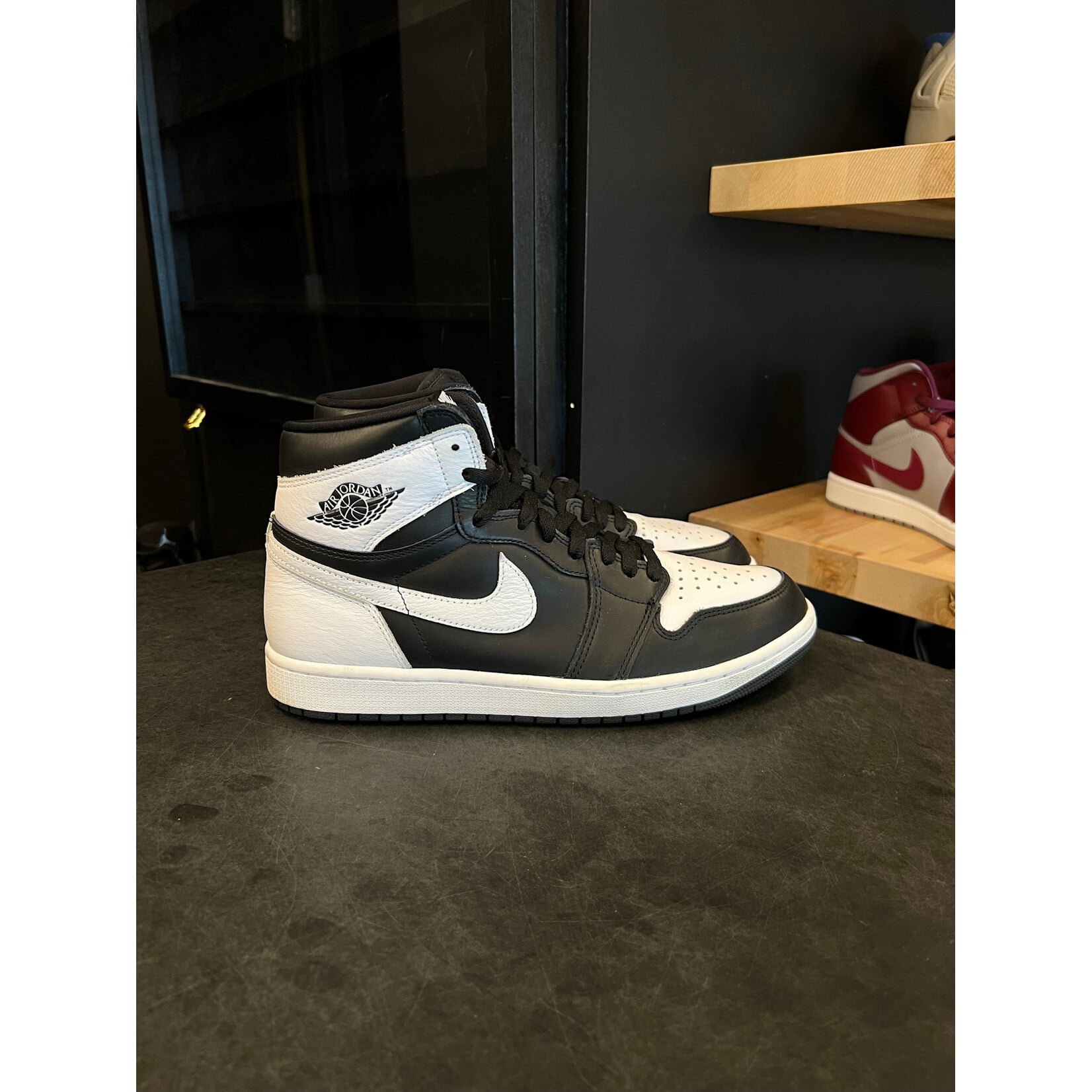 Jordan Jordan 1 Retro High OG Black White Size 10.5, PREOWNED