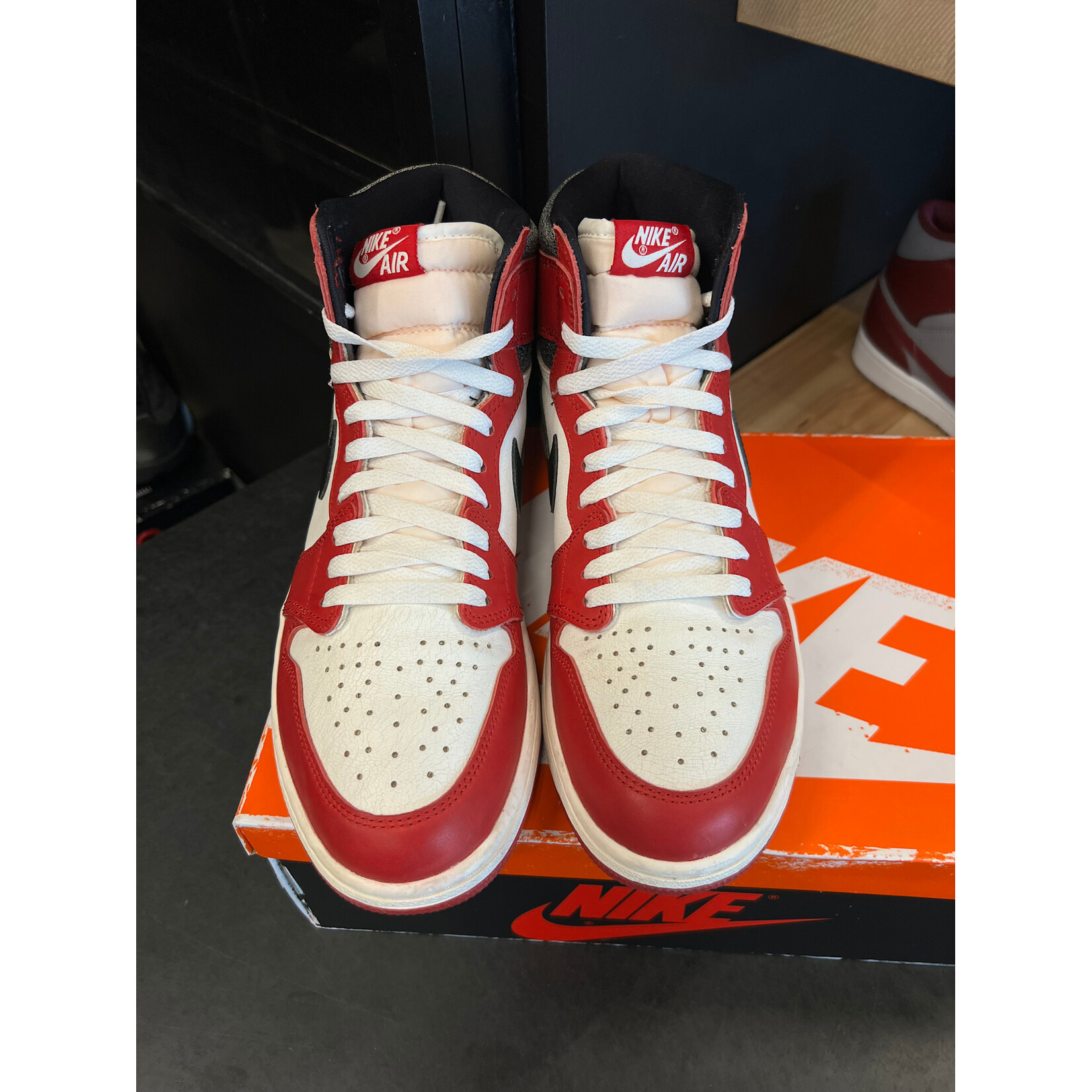 Jordan Jordan 1 Retro High OG Chicago Lost and Found Size 10.5, PREOWNED*