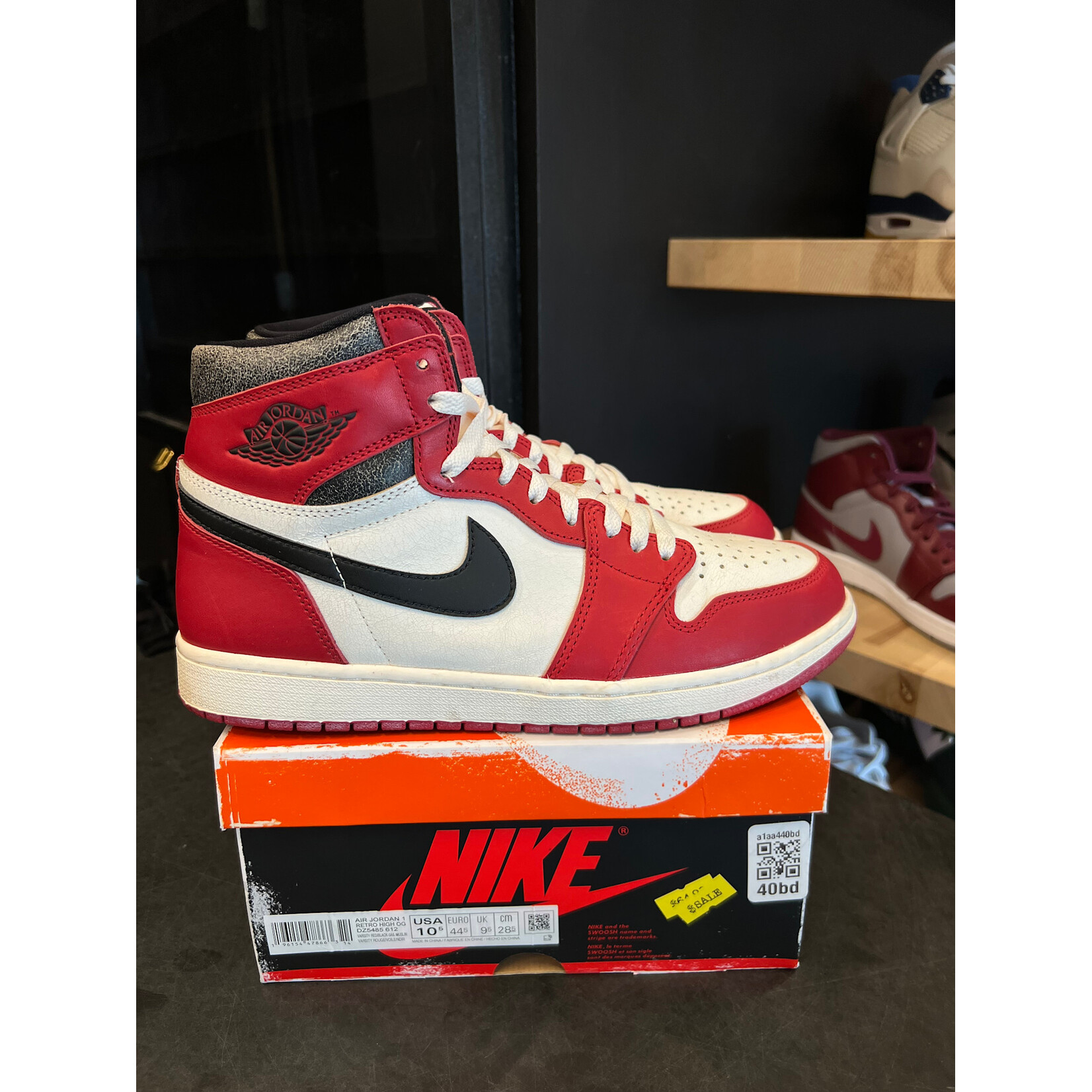 Jordan Jordan 1 Retro High OG Chicago Lost and Found Size 10.5, PREOWNED*