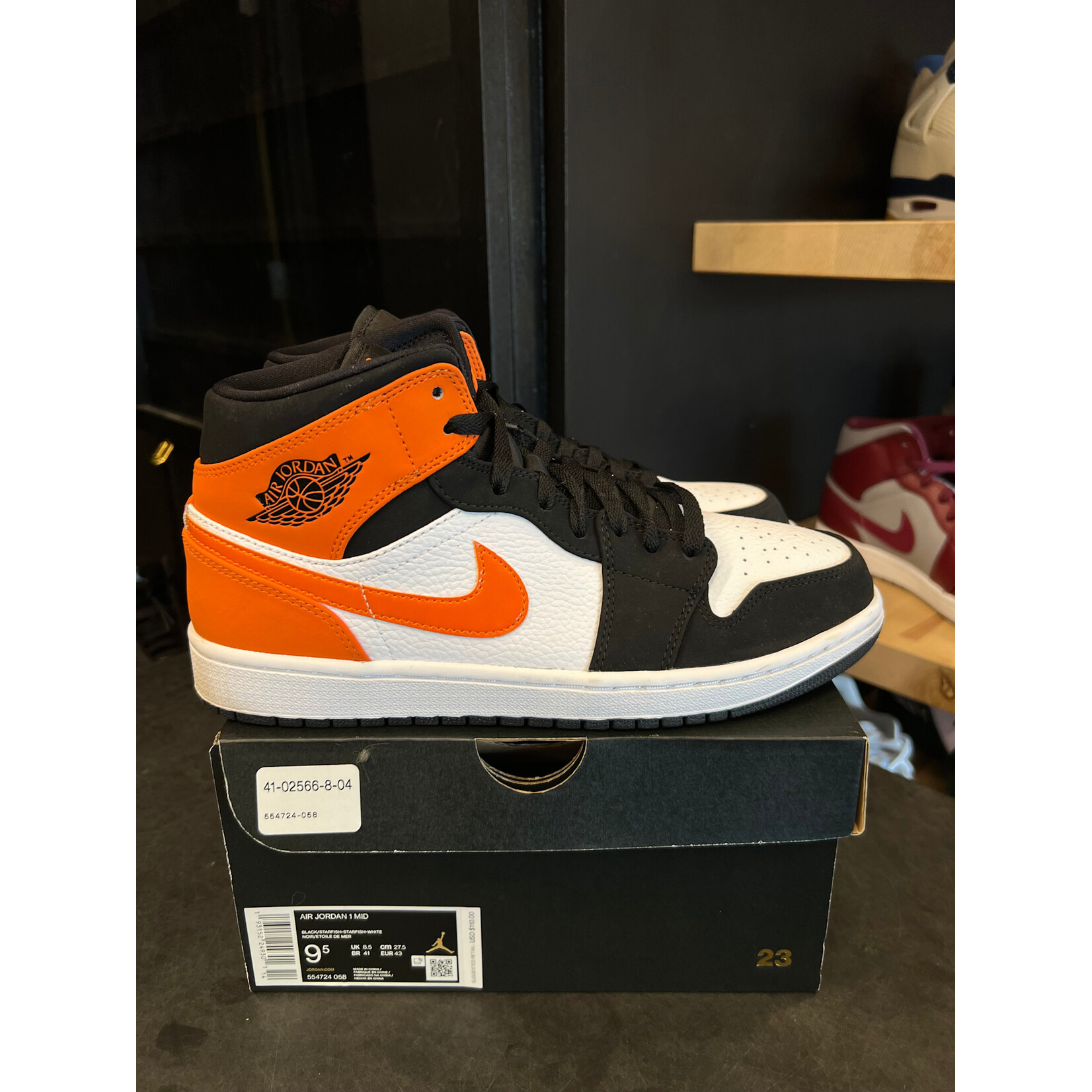 Jordan Jordan 1 Mid Shattered Backboard Size 9.5, PREOWNED