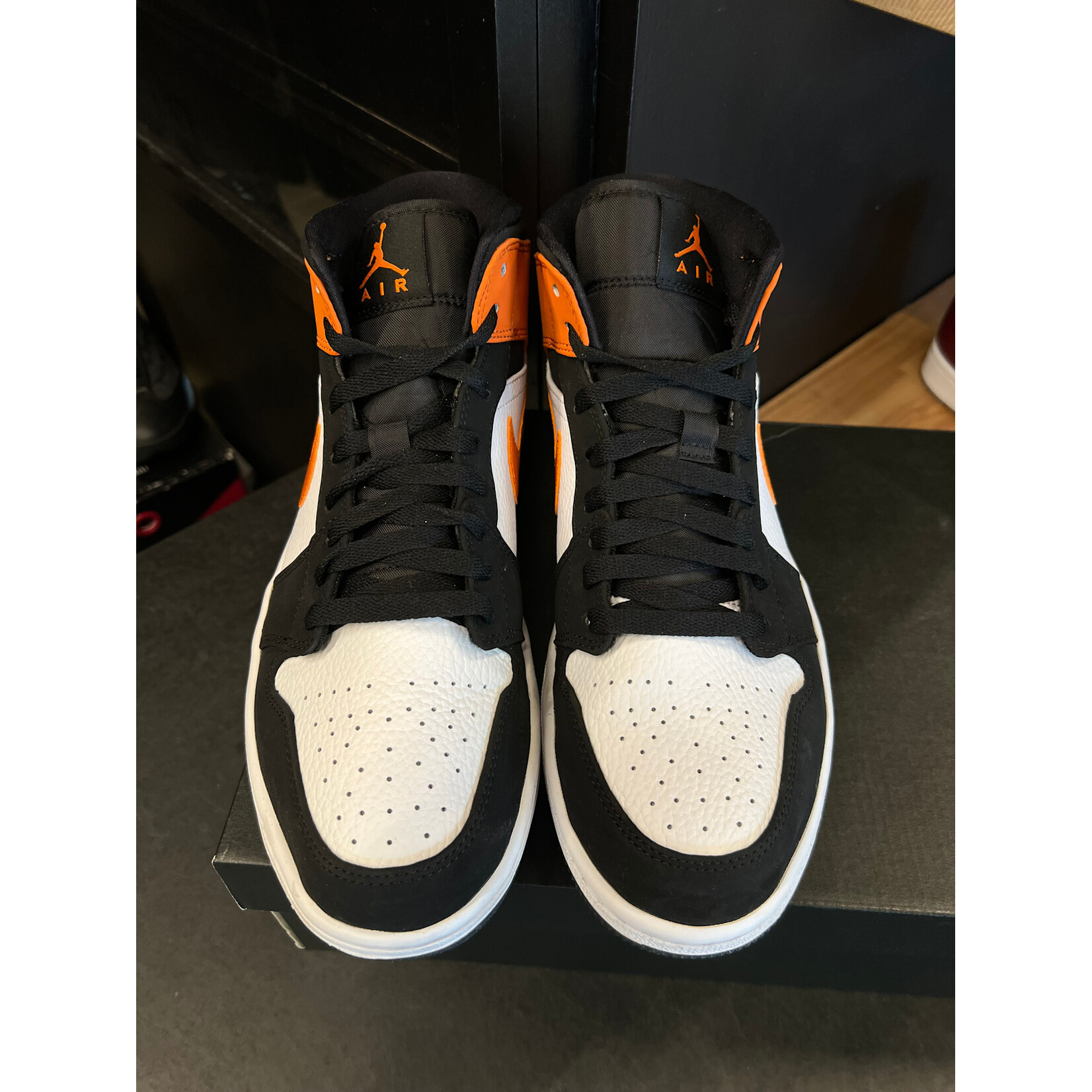 Jordan Jordan 1 Mid Shattered Backboard Size 9.5, PREOWNED