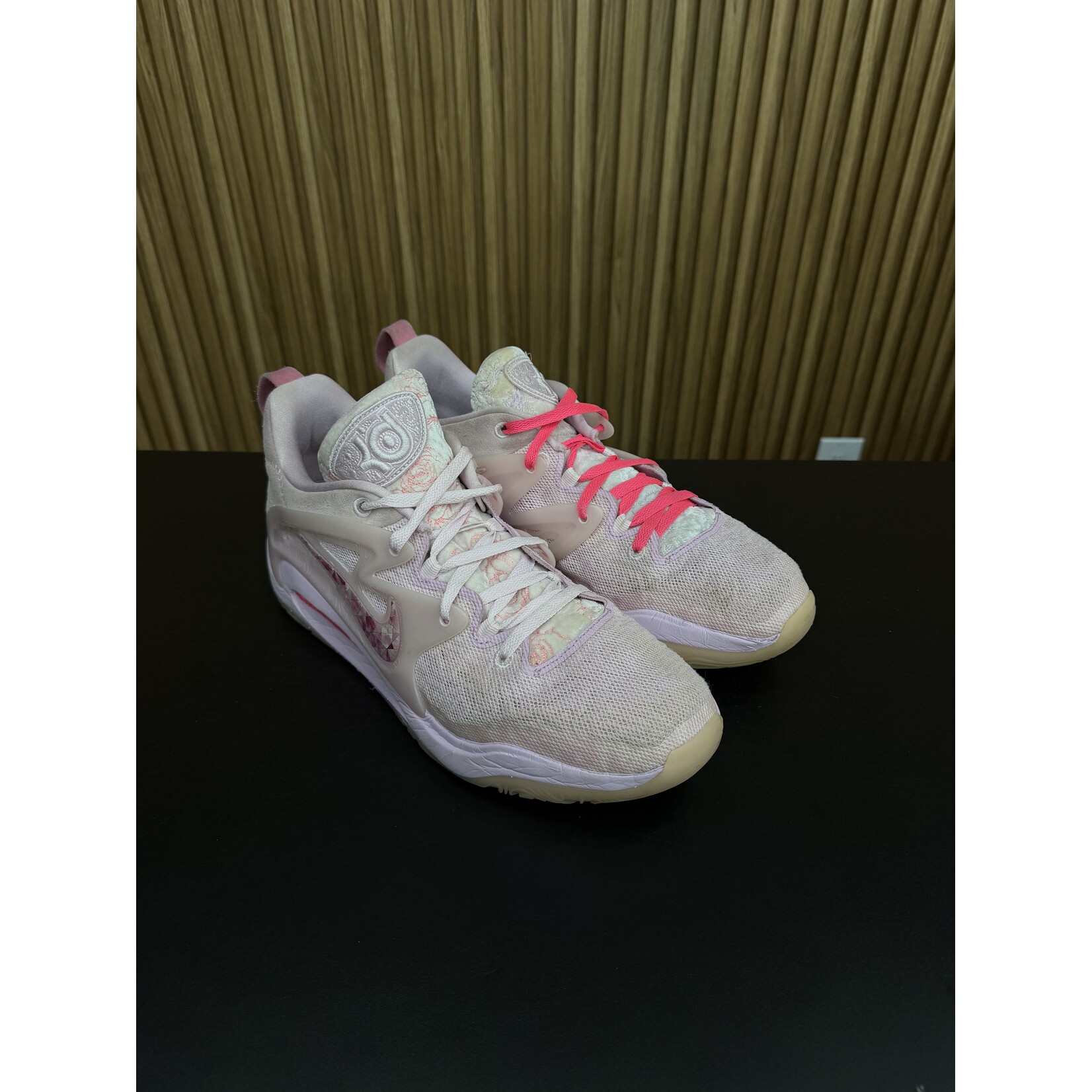 Nike Nike KD 15 Aunt Pearl Size 14, PREOWNED*
