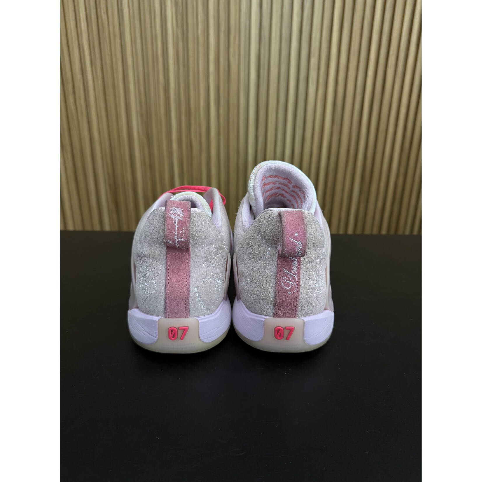 Nike Nike KD 15 Aunt Pearl Size 14, PREOWNED*