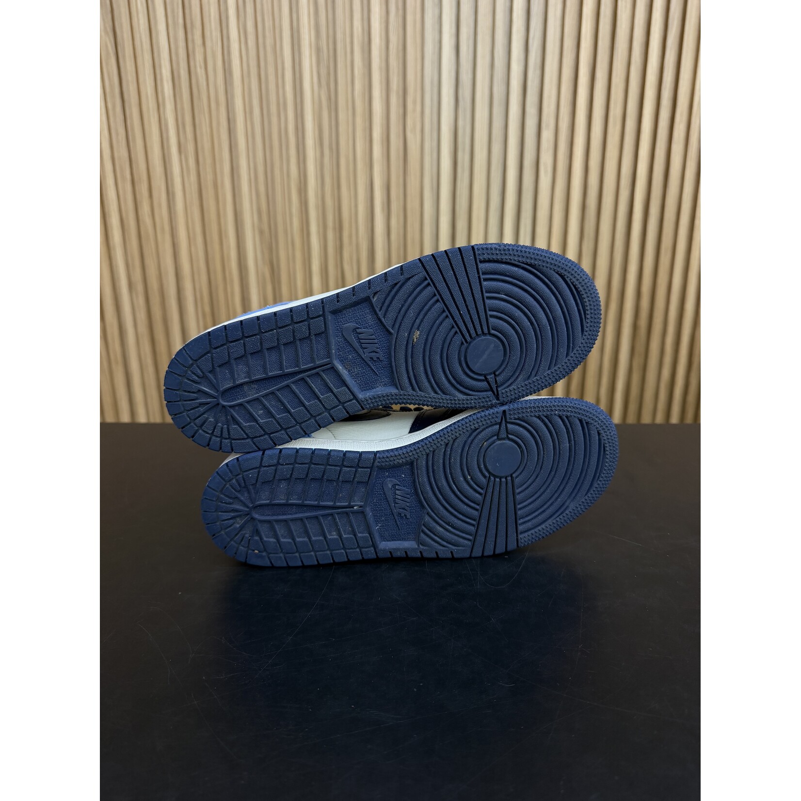Jordan Jordan 1 Retro High Obsidian (GS) Size 5, PREOWNED*