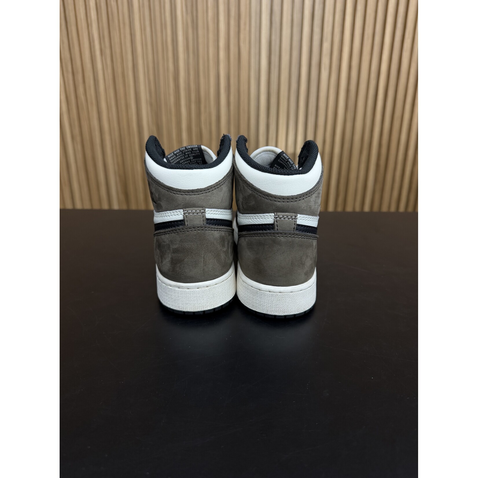 Jordan Jordan 1 Retro High Dark Mocha (GS) Size 5, PREOWNED*