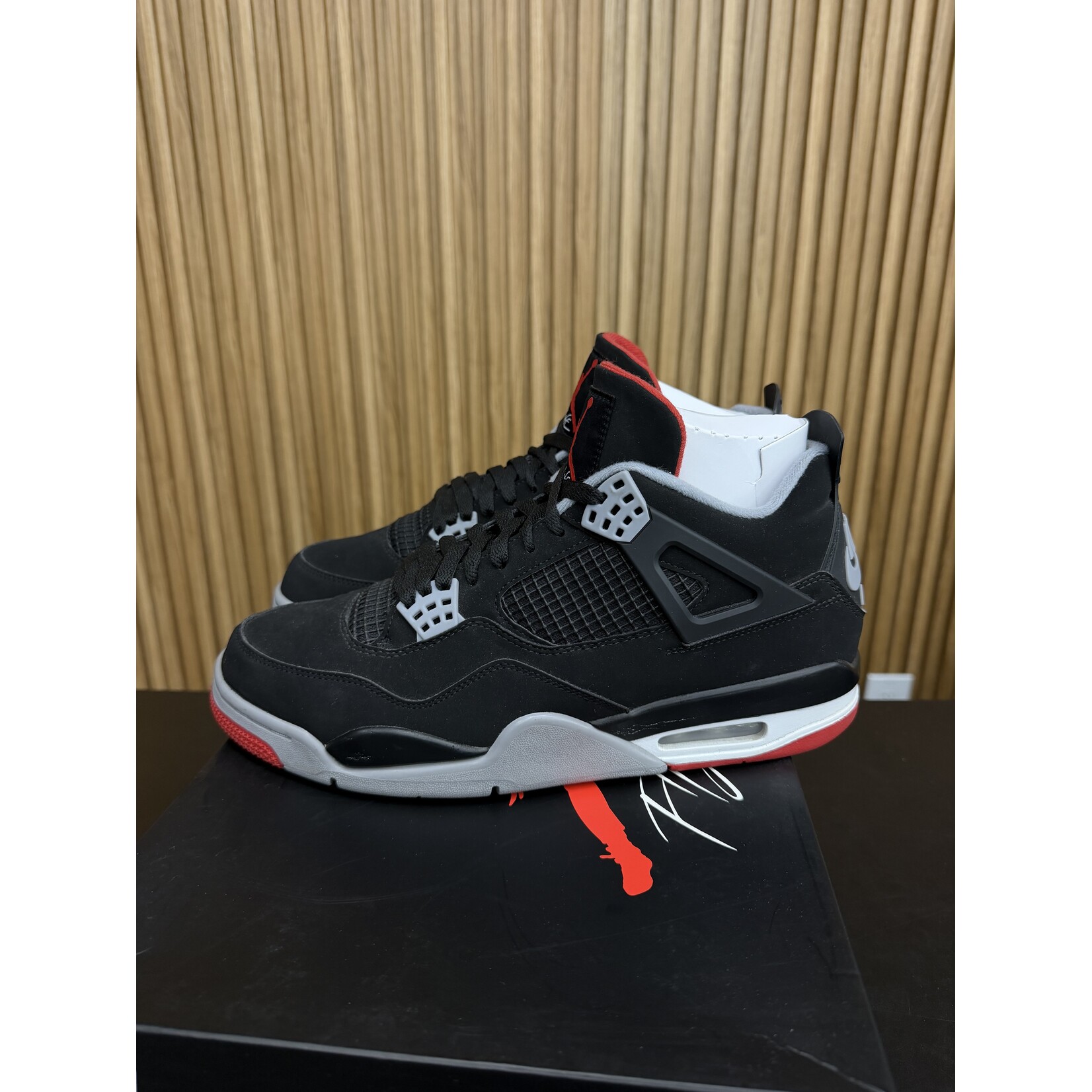 Jordan Jordan 4 Retro Bred (2019) Size 11.5, PREOWNED*