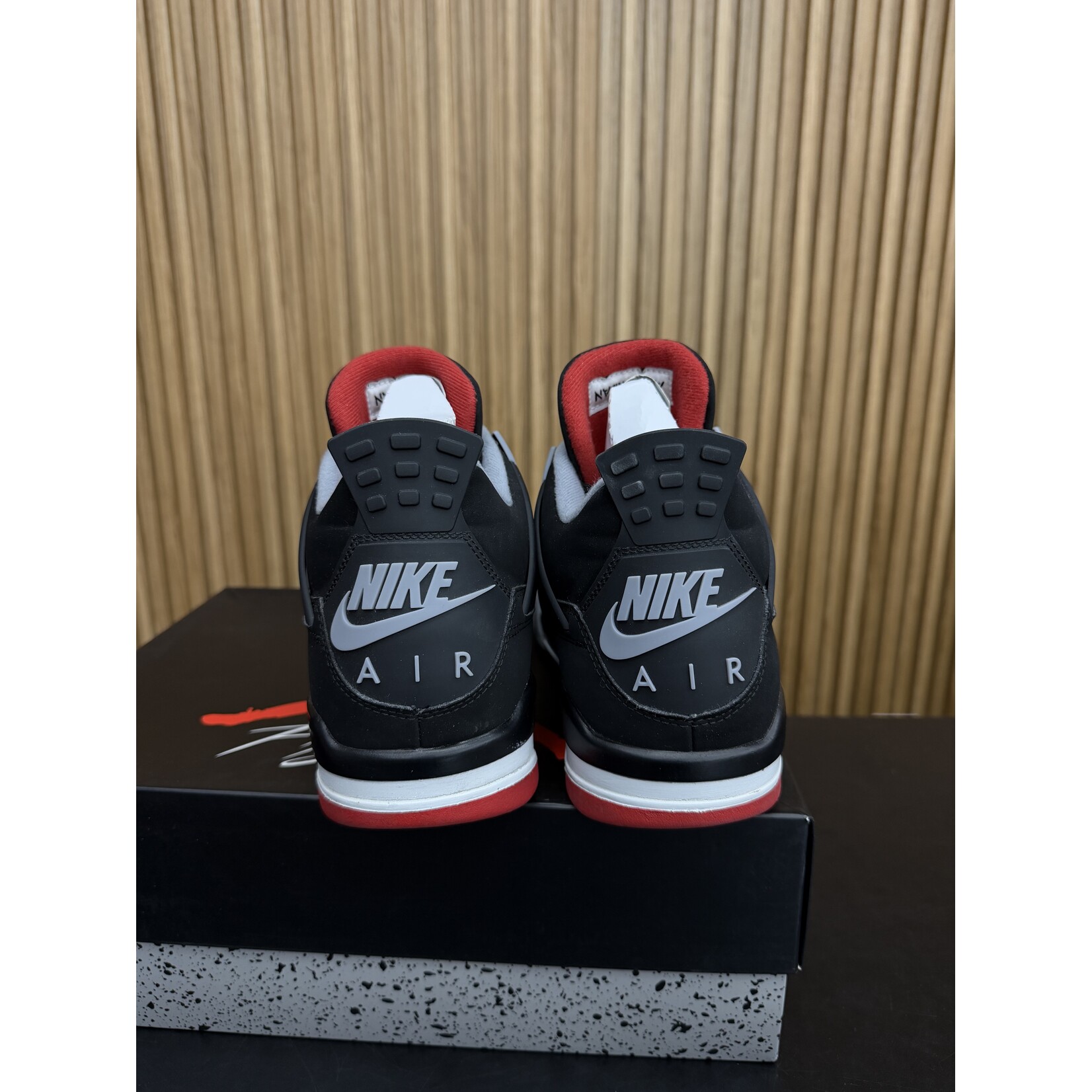 Jordan Jordan 4 Retro Bred (2019) Size 11.5, PREOWNED*