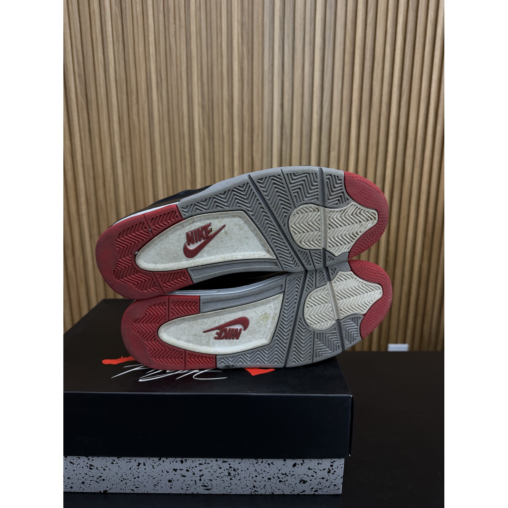 Jordan Jordan 4 Retro Bred (2019) Size 11.5, PREOWNED*