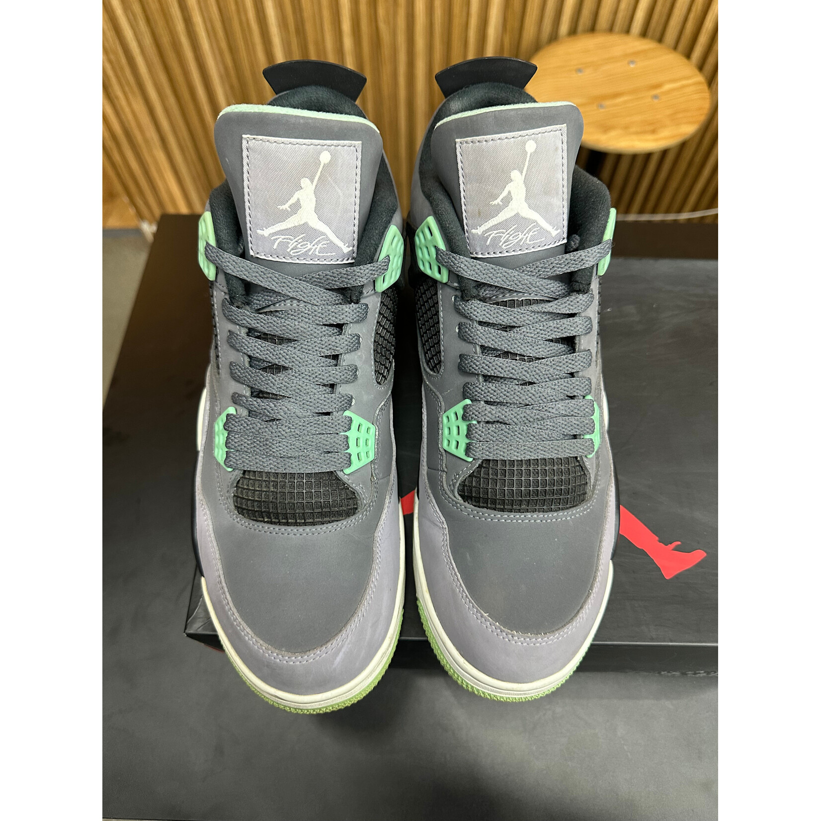 Jordan Jordan 4 Retro Green Glow Size 11, PREOWNED REP BOX*