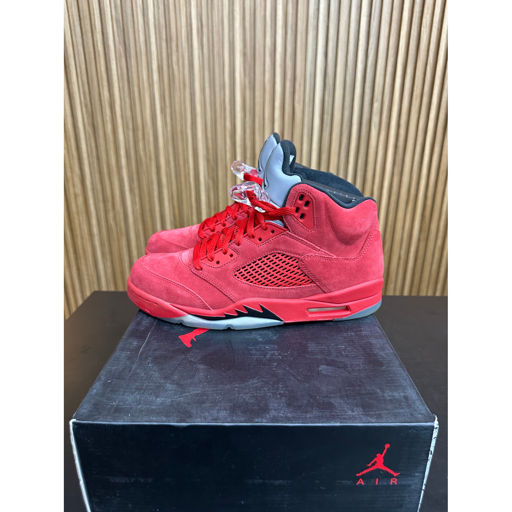 Jordan Jordan 5 Retro Red Suede Size 10.5, PREOWNED*