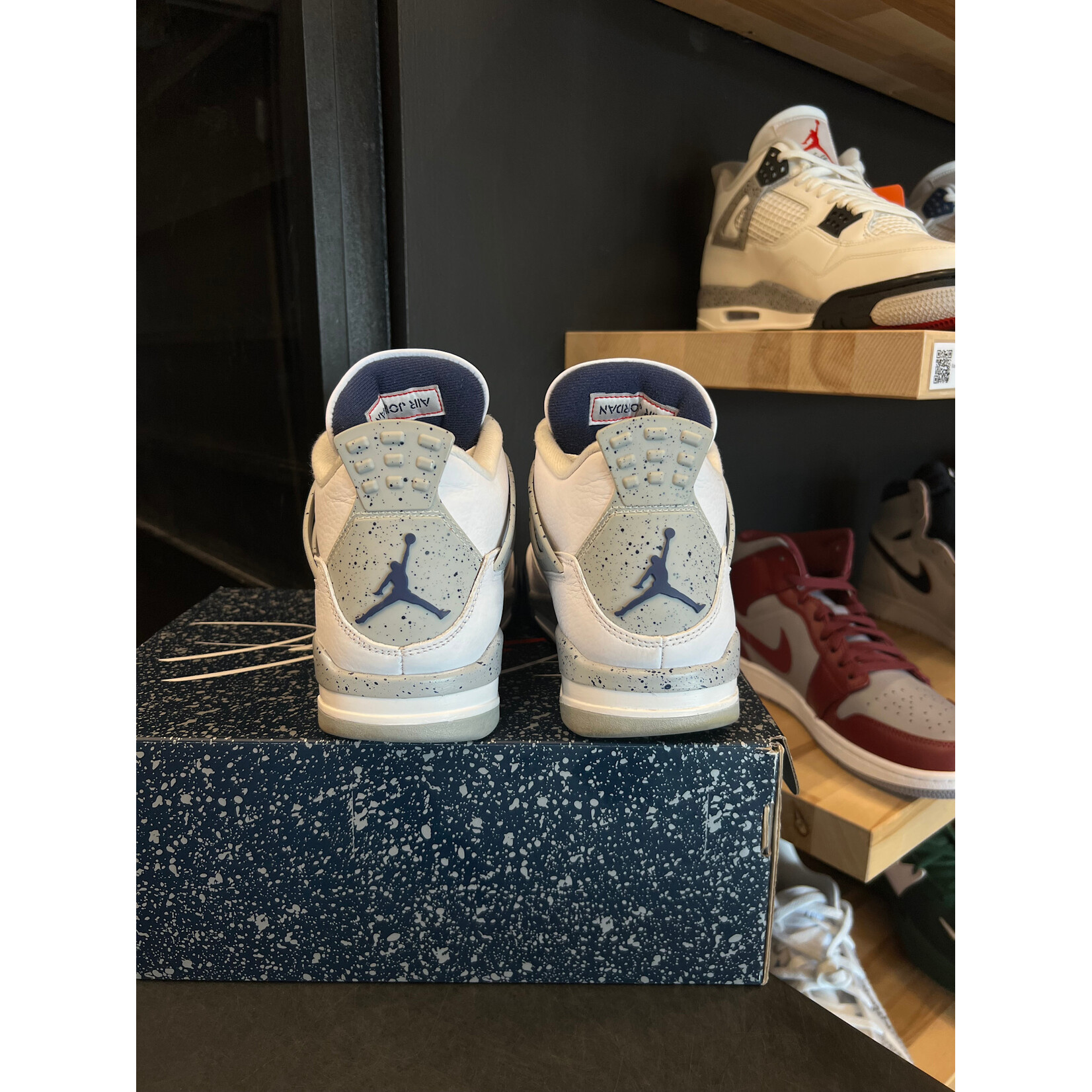 Jordan Jordan 4 Retro Midnight Navy Size 9, PREOWNED