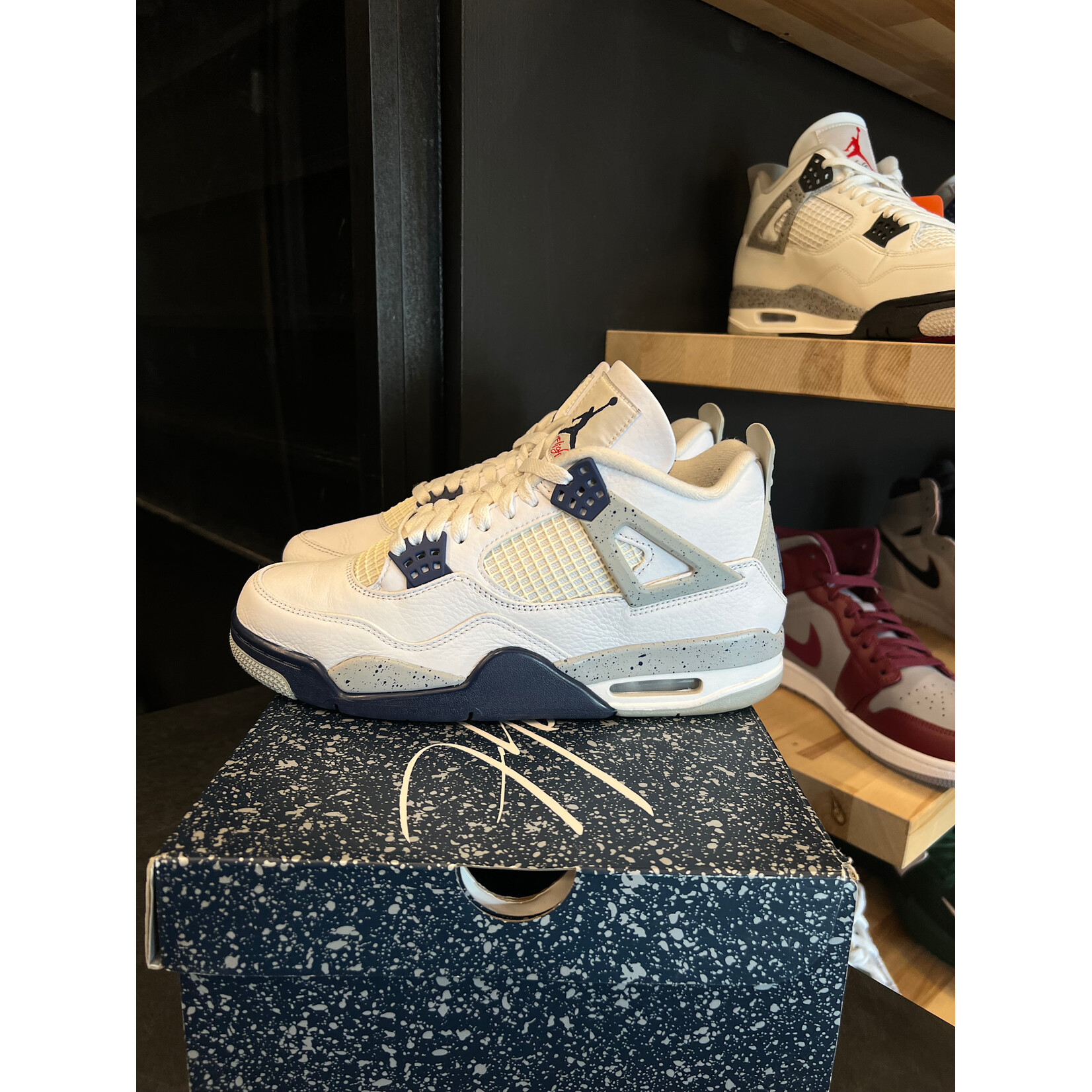 Jordan Jordan 4 Retro Midnight Navy Size 9, PREOWNED