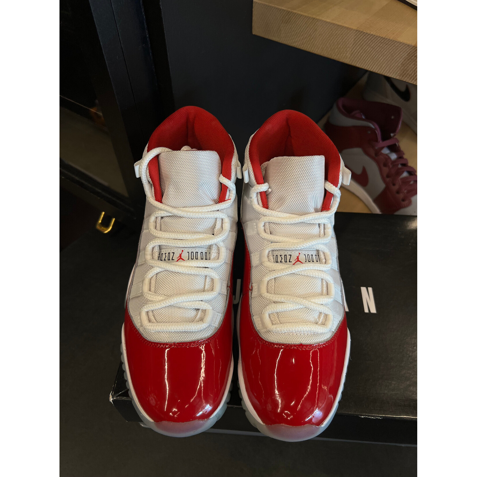 Jordan Jordan 11 Retro Cherry (2022) Size 9, PREOWNED