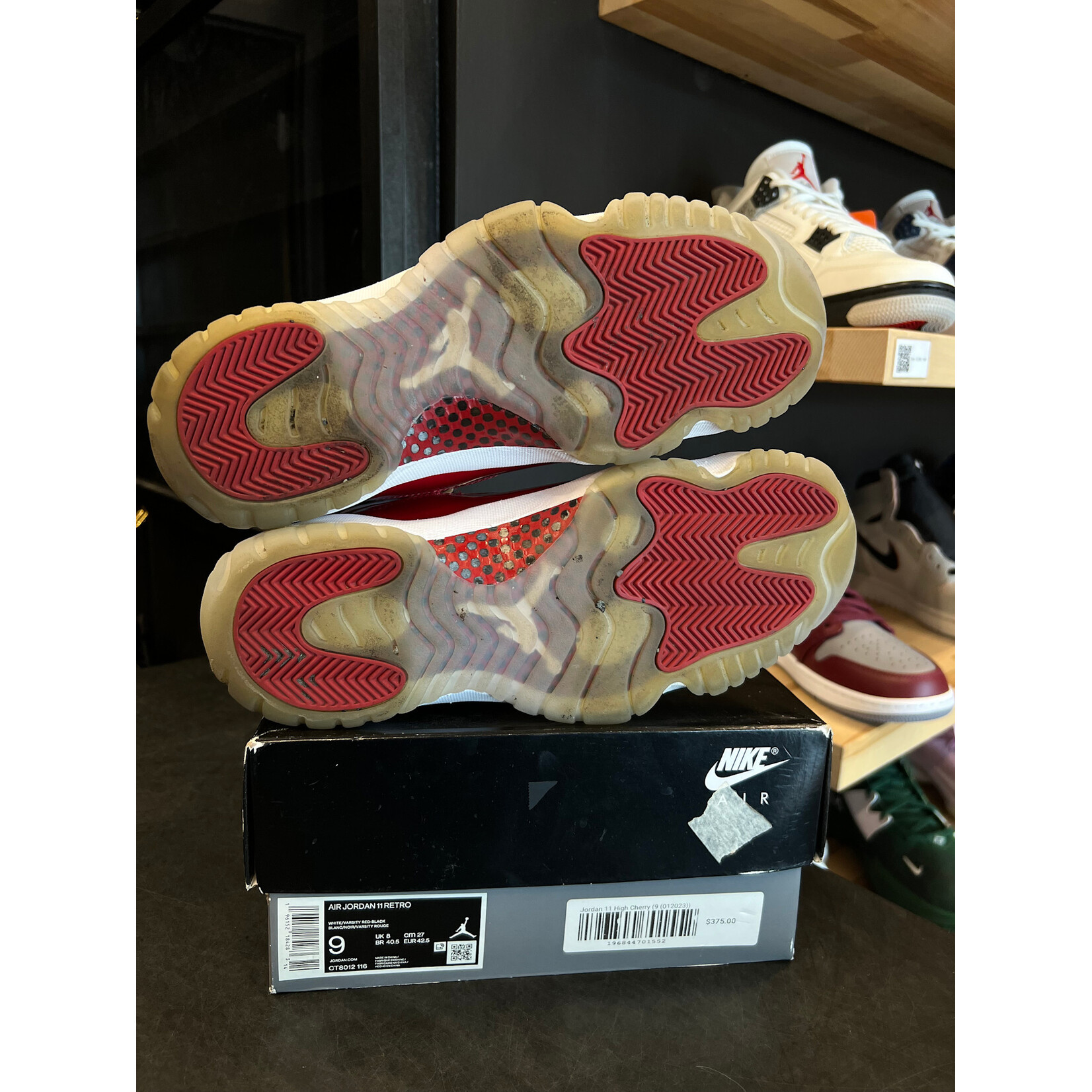 Jordan Jordan 11 Retro Cherry (2022) Size 9, PREOWNED