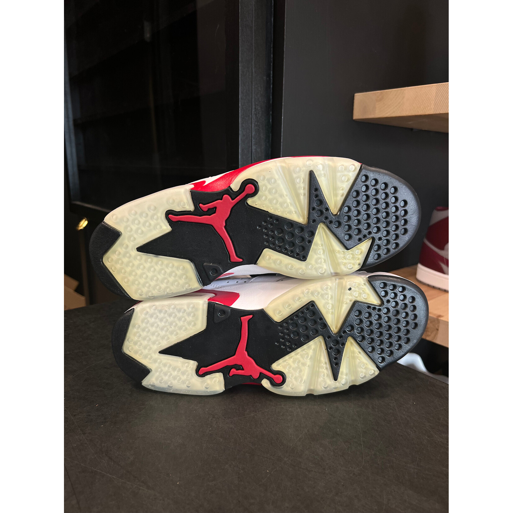 Jordan Jordan 6 Retro Bulls (2010) Size 8, PREOWNED*