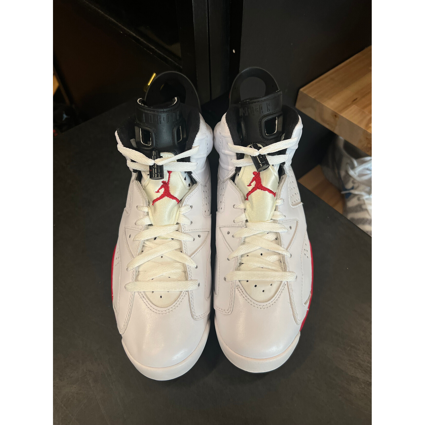 Jordan Jordan 6 Retro Bulls (2010) Size 8, PREOWNED*
