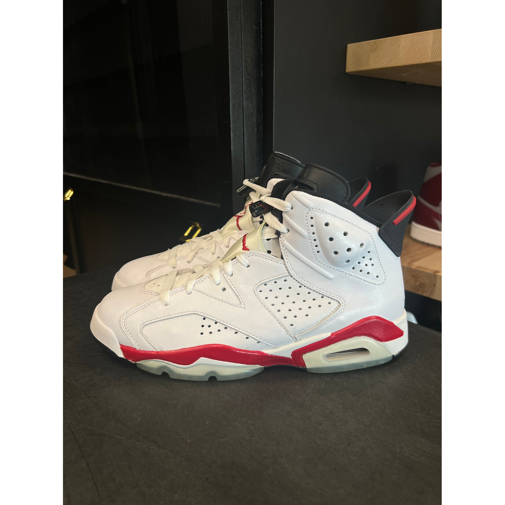 Jordan Jordan 6 Retro Bulls (2010) Size 8, PREOWNED*