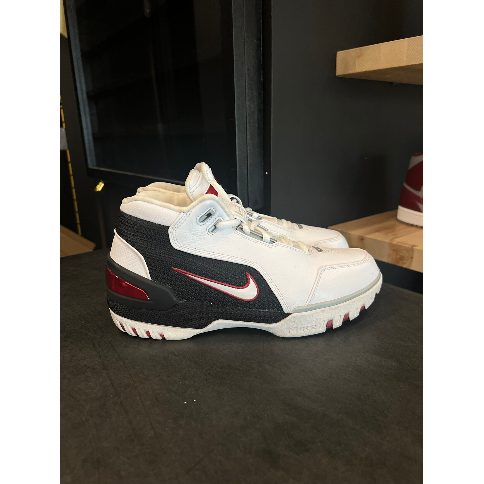 Nike Nike Air Zoom Generation White Black Retro Size 8.5, PREOWNED*
