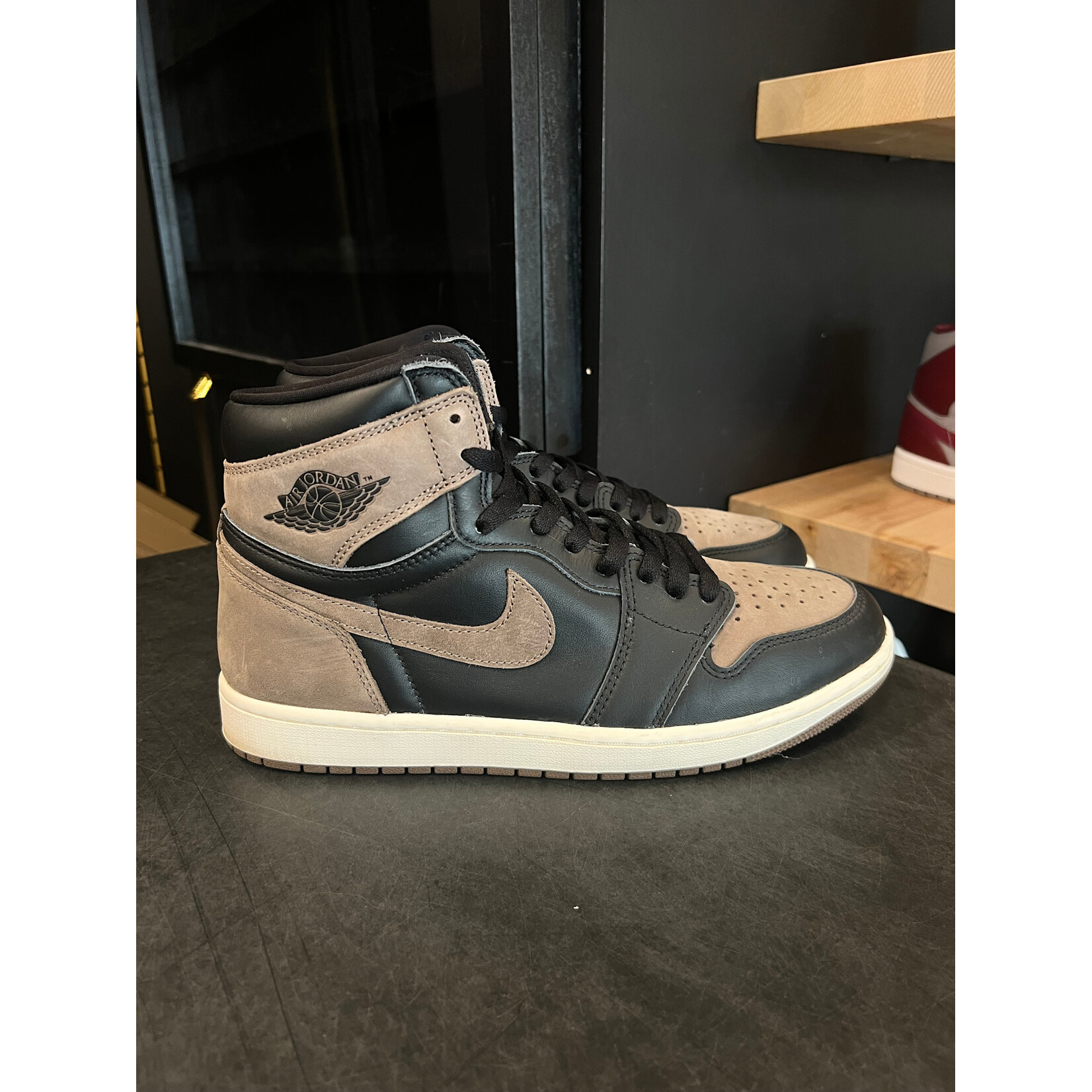 Jordan Jordan 1 Retro High OG Palomino Size 10, PREOWNED*