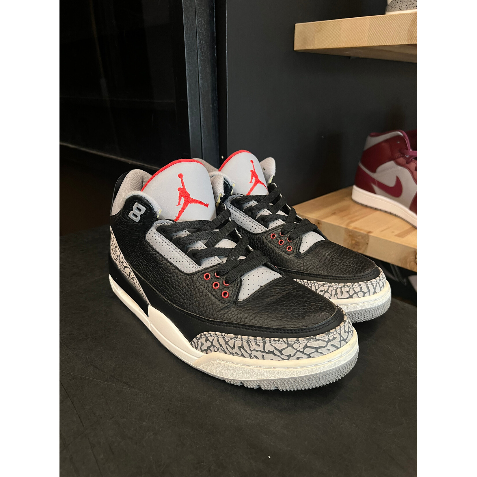 Jordan Jordan 3 Retro Black Cement (2018) Size 10, PREOWNED