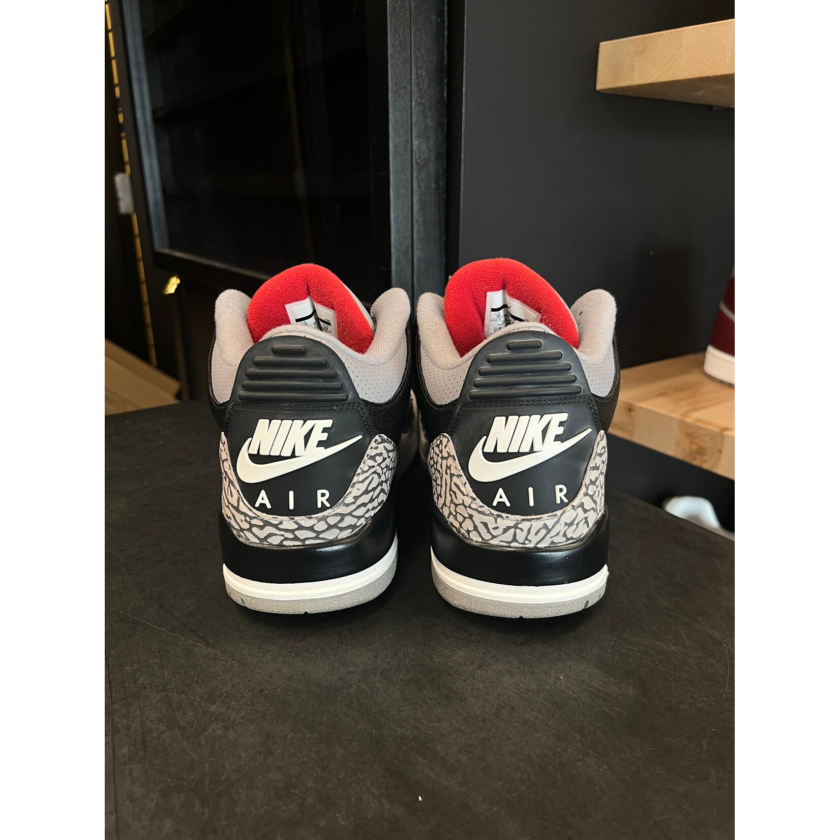 Jordan Jordan 3 Retro Black Cement (2018) Size 10, PREOWNED
