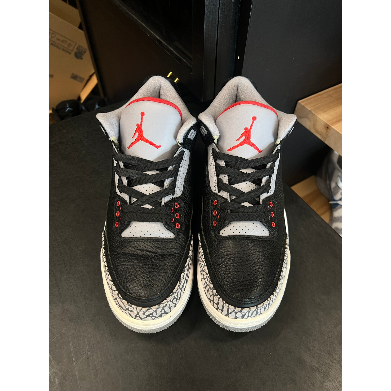 Jordan Jordan 3 Retro Black Cement (2018) Size 10, PREOWNED