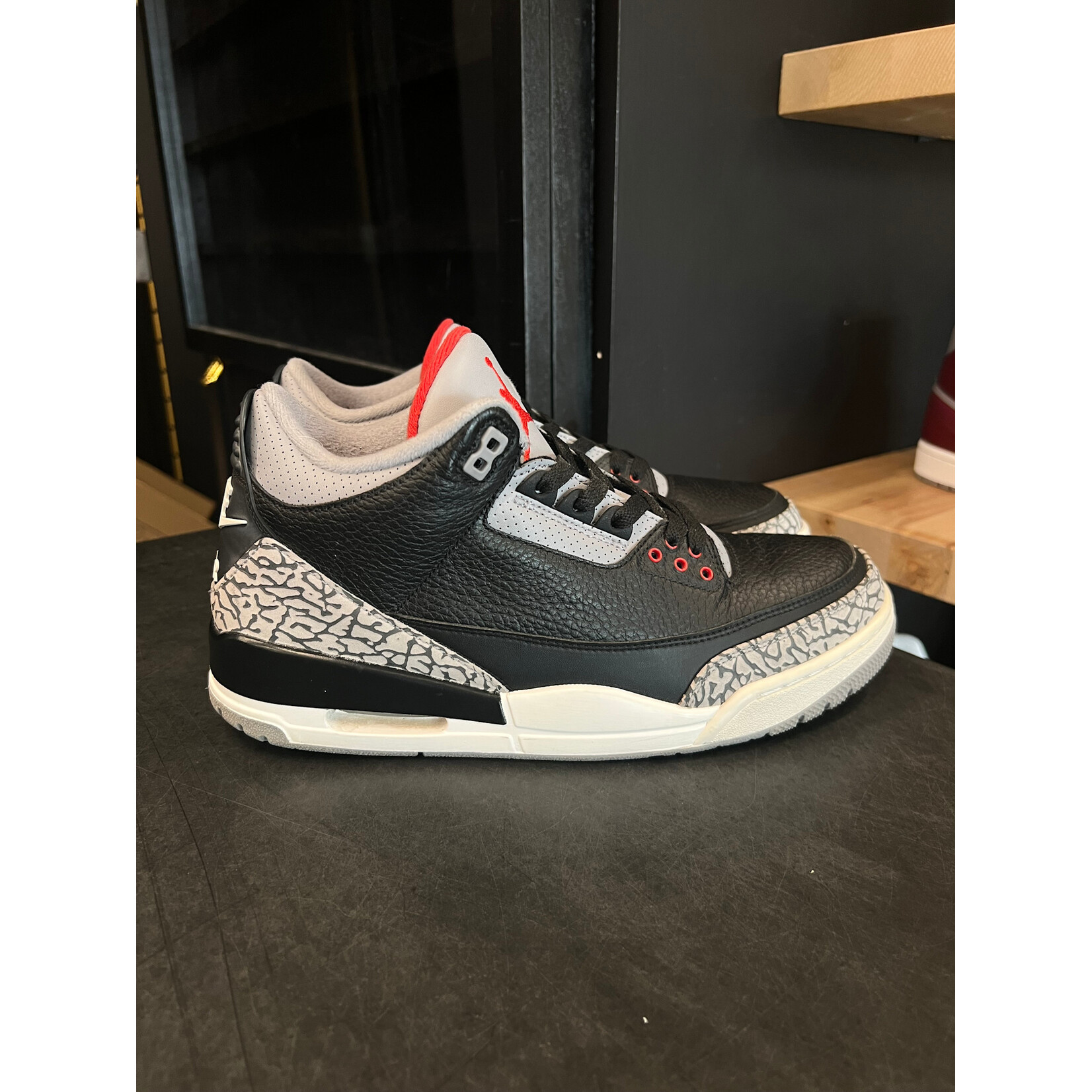 Jordan Jordan 3 Retro Black Cement (2018) Size 10, PREOWNED