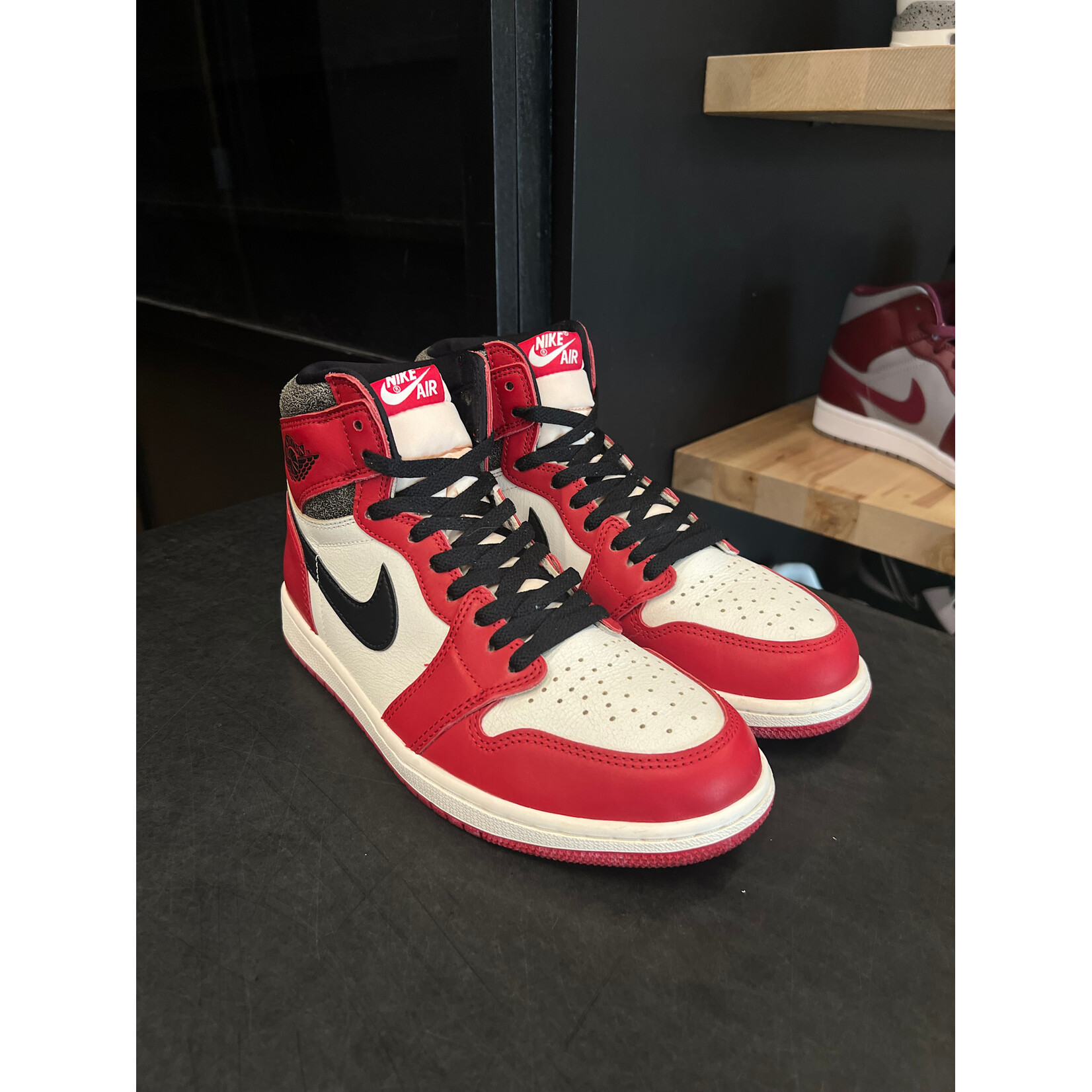 Jordan Jordan 1 Retro High OG Chicago Lost and Found Size 10, PREOWNED*
