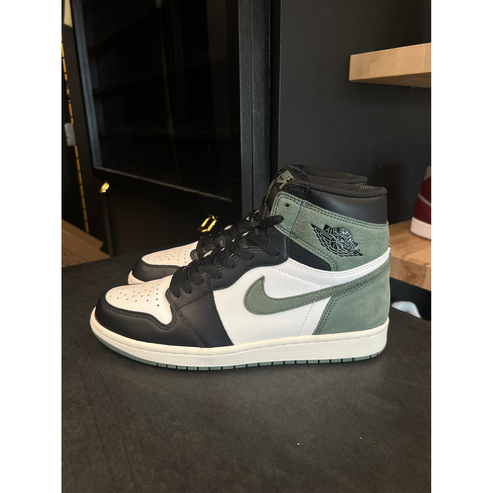 Jordan Jordan 1 Retro High Clay Green Size 10, PREOWNED*