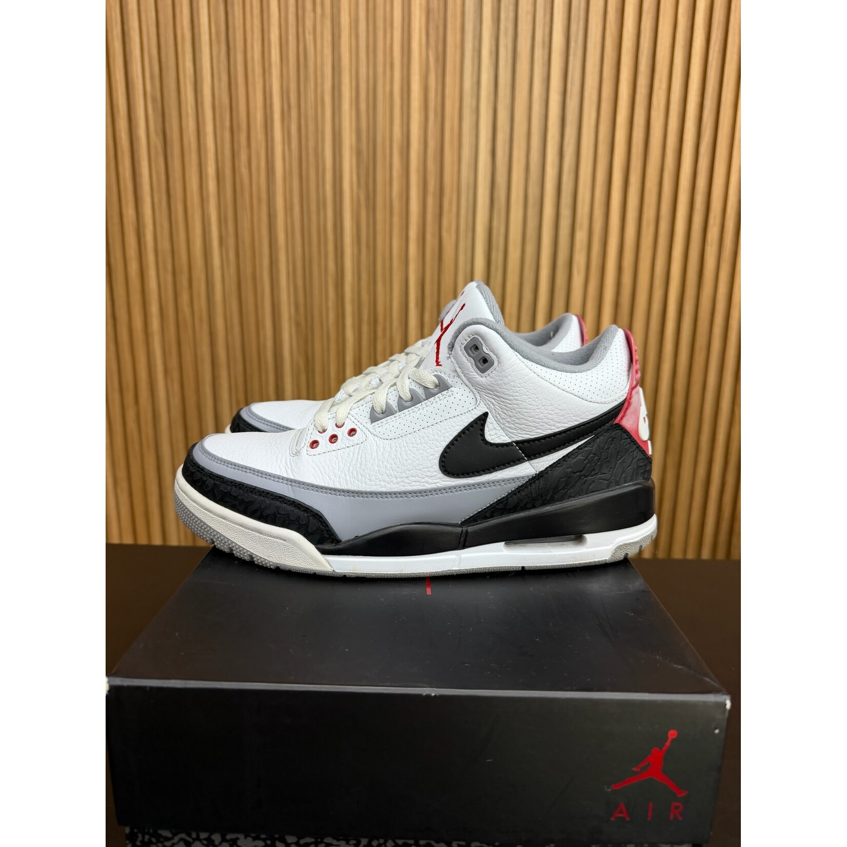 Jordan Jordan 3 Retro Tinker Hatfield Size 10, PREOWNED