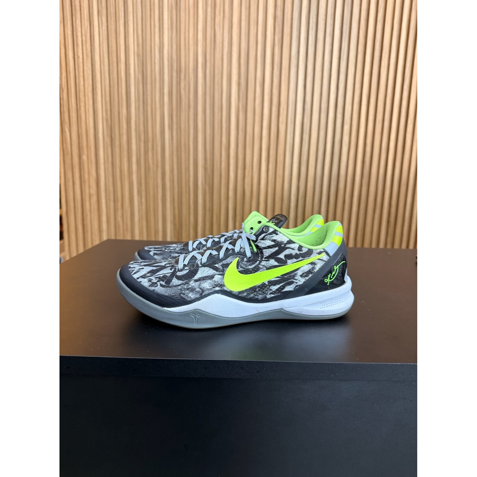 Nike Nike Kobe 8 Graffiti Size 8.5, PREOWNED NO BOX*