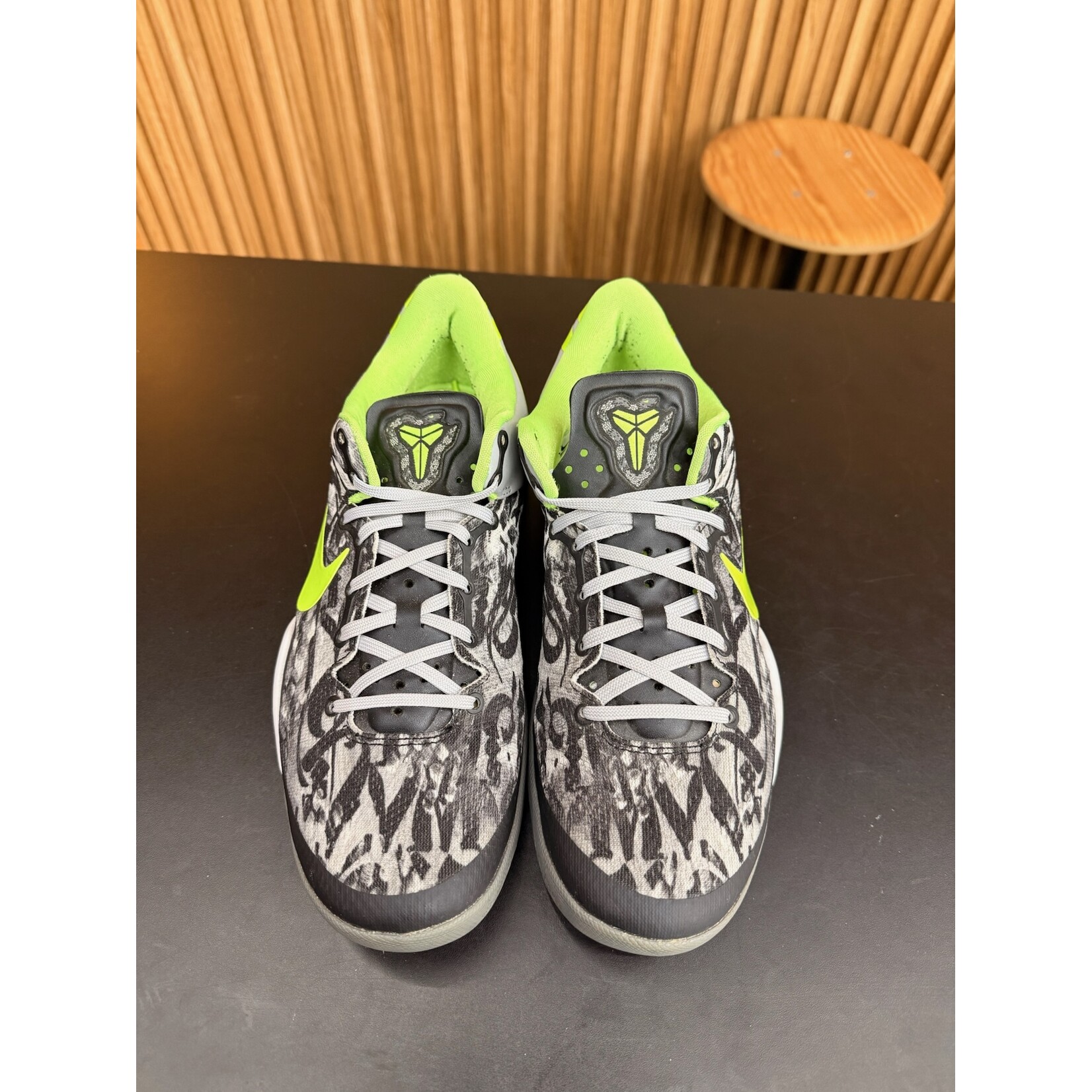 Nike Nike Kobe 8 Graffiti Size 8.5, PREOWNED NO BOX*
