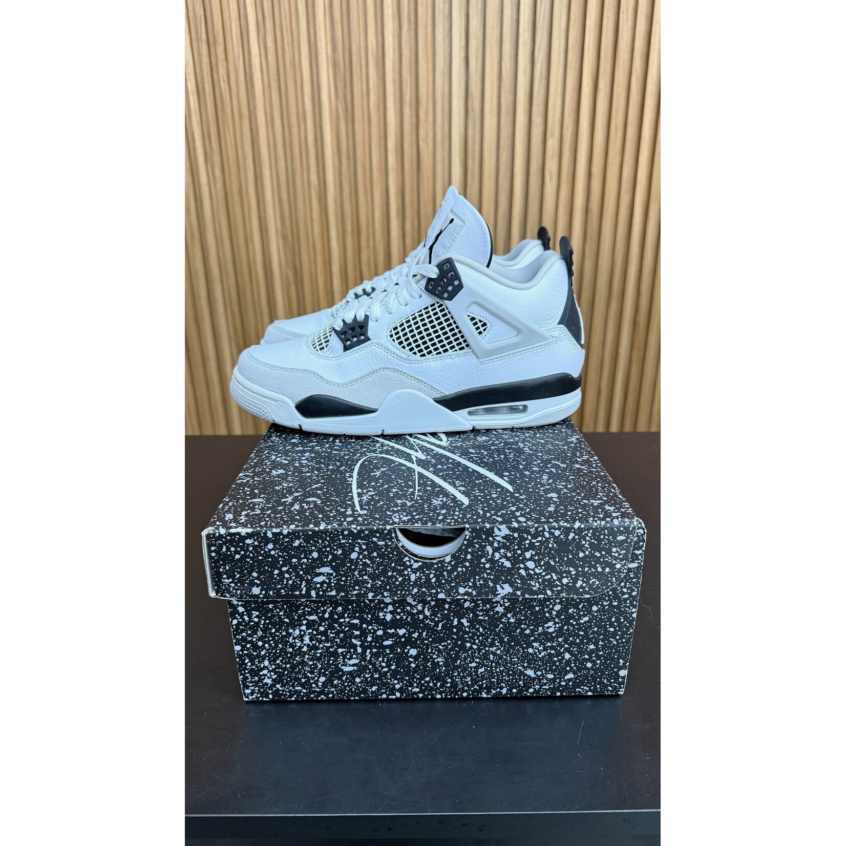 Jordan Jordan 4 Retro Military Black Size 8, PREOWNED*