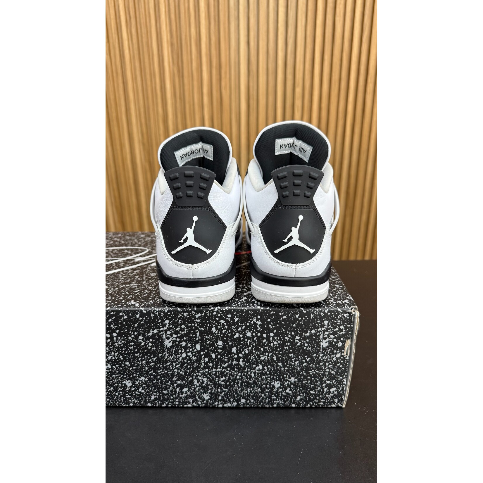 Jordan Jordan 4 Retro Military Black Size 8, PREOWNED*